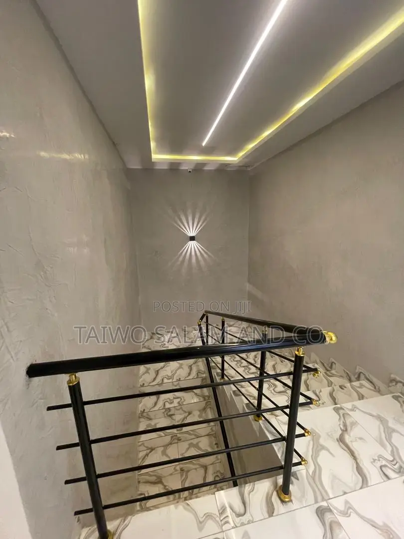 4bdrm Duplex in Jericho for sale in Jericho