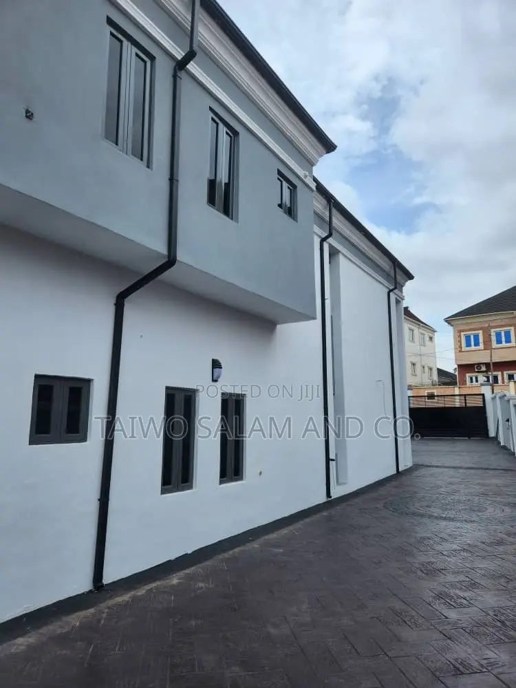 5bdrm Duplex in Akala Express for sale in Akala Express