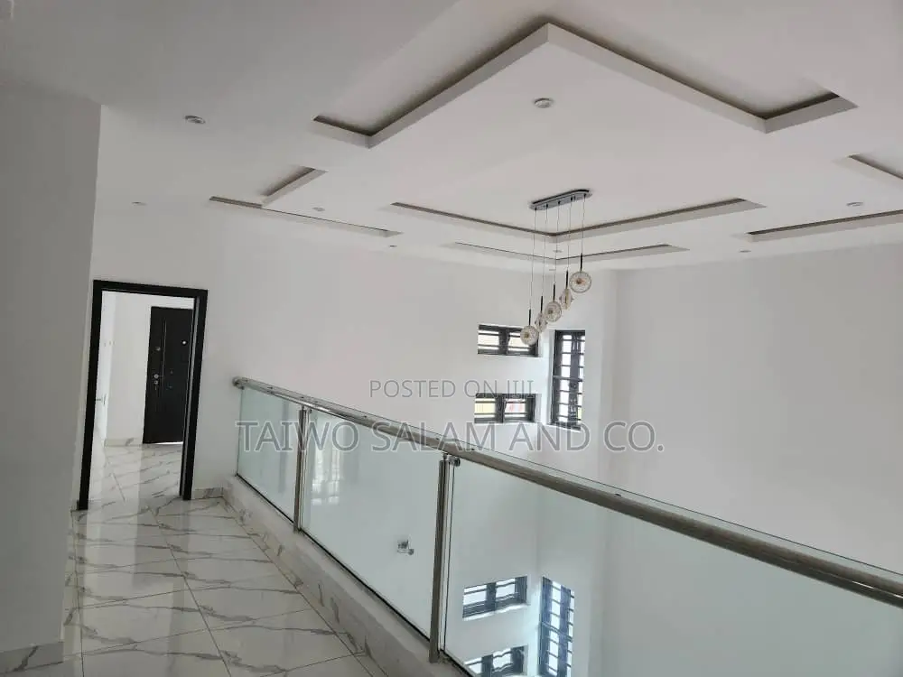 5bdrm Duplex in Akala Express for sale in Akala Express