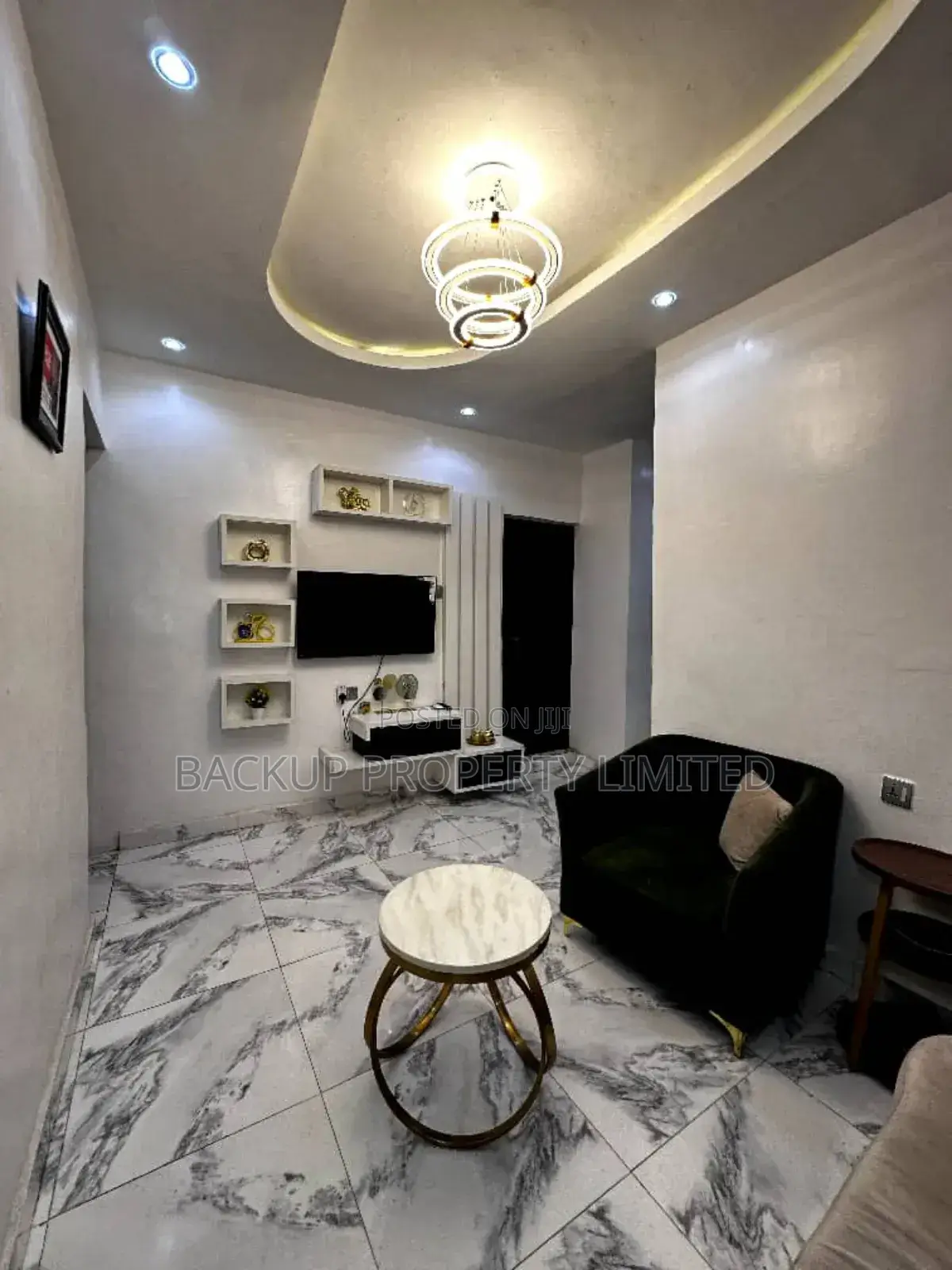 A Stylish and Lovely 1bedroom Apartment in Fadeyi