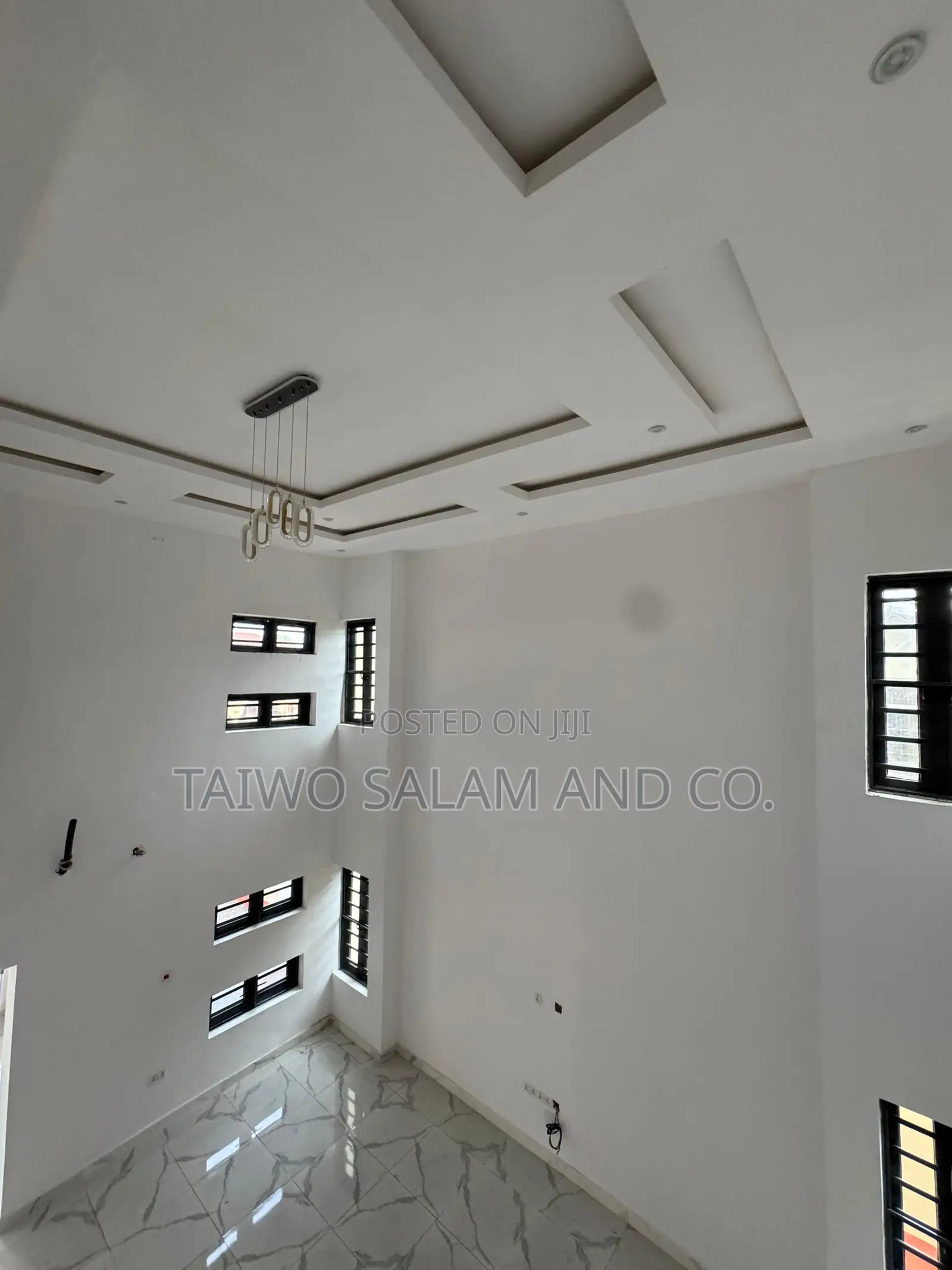 5bdrm Duplex in Oluyole Estate for sale in Oluyole Estate