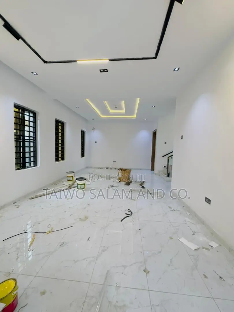 4bdrm Duplex in Akobo for sale in Akobo