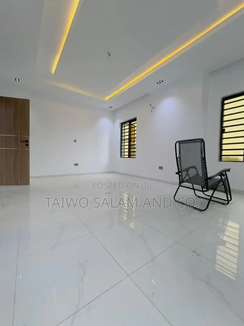 4bdrm Duplex in Akobo for sale in Akobo