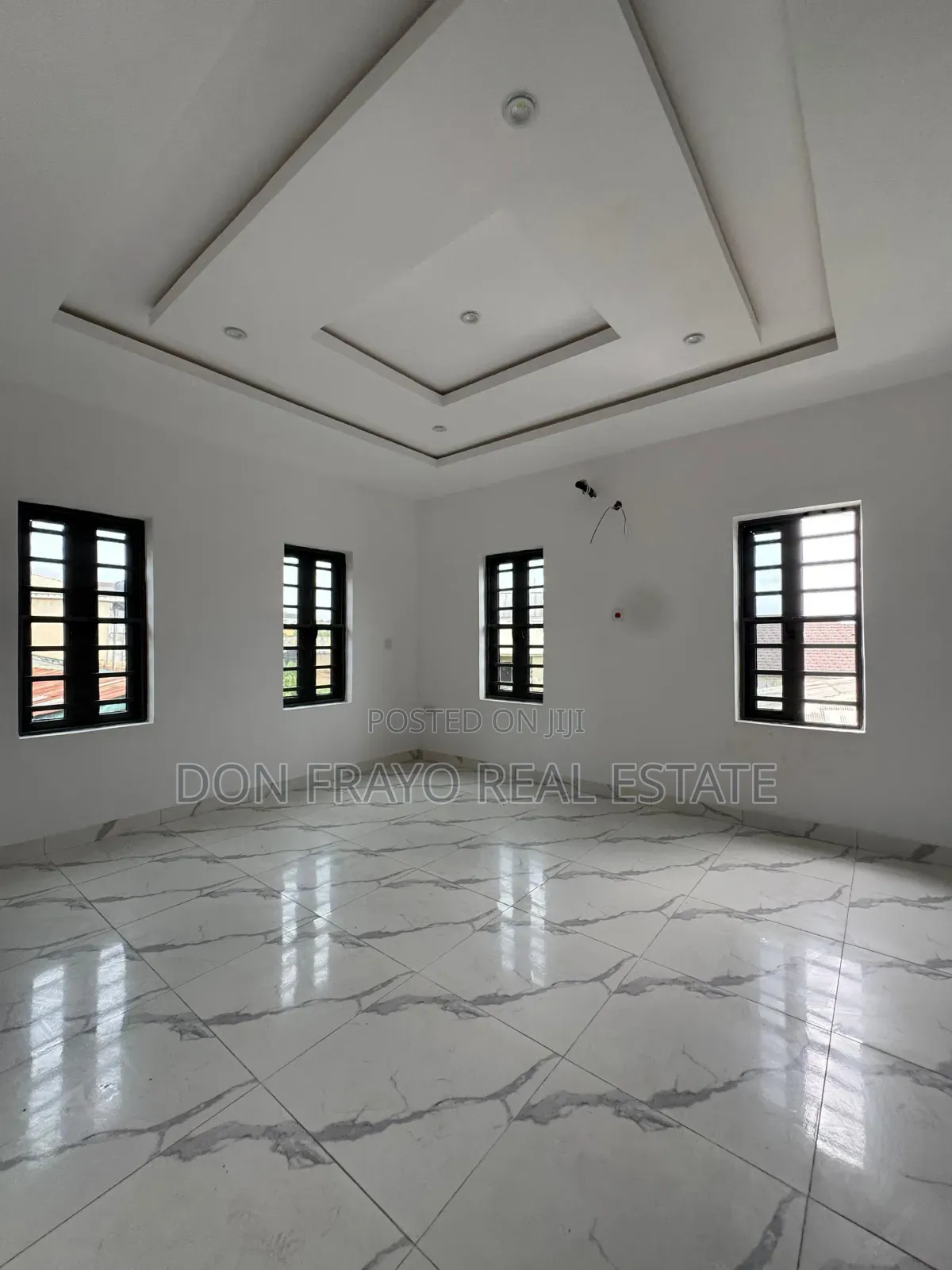 4bdrm Duplex in Oluyole Estate for sale in Oluyole Estate