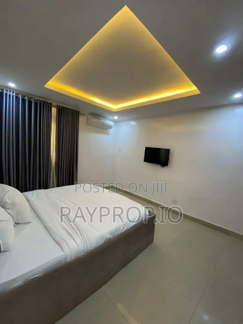 551680rr - 3 Bedroom Shortlet Lekki Phase 1 in Lekki Phase 1