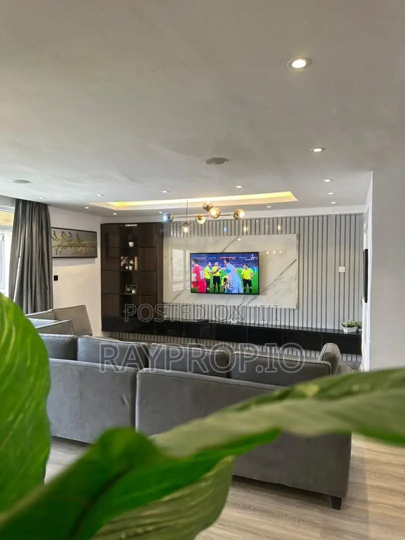 551680rr - 3 Bedroom Shortlet Lekki Phase 1 in Lekki Phase 1