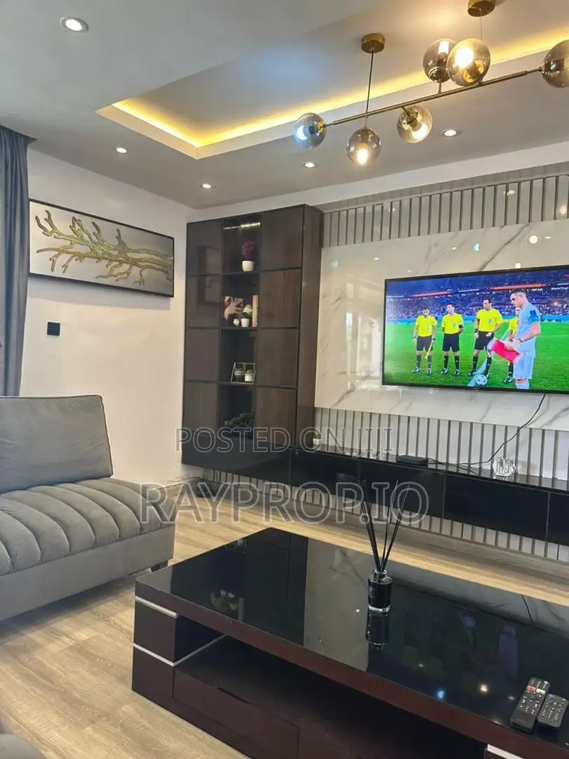 551680rr - 3 Bedroom Shortlet Lekki Phase 1 in Lekki Phase 1