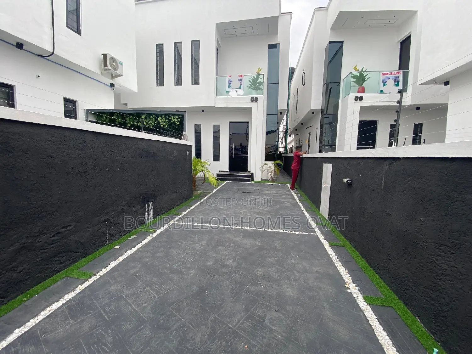 4bdrm Duplex in Ikota for sale in Ikota