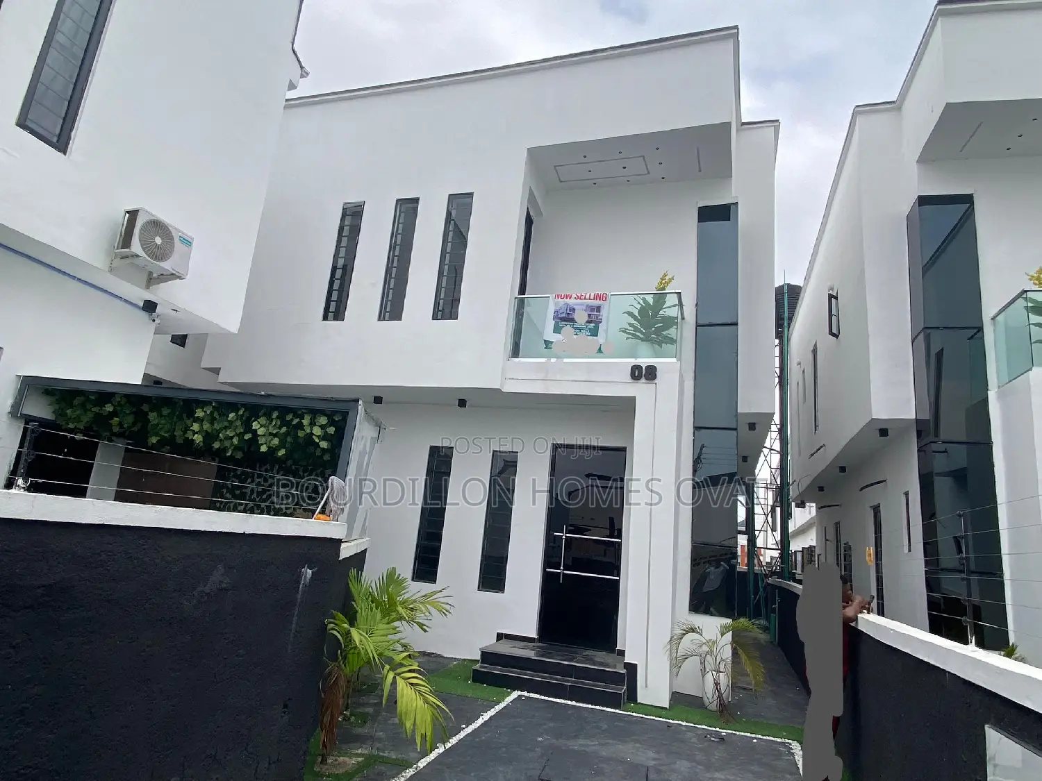 4bdrm Duplex in Ikota for sale in Ikota