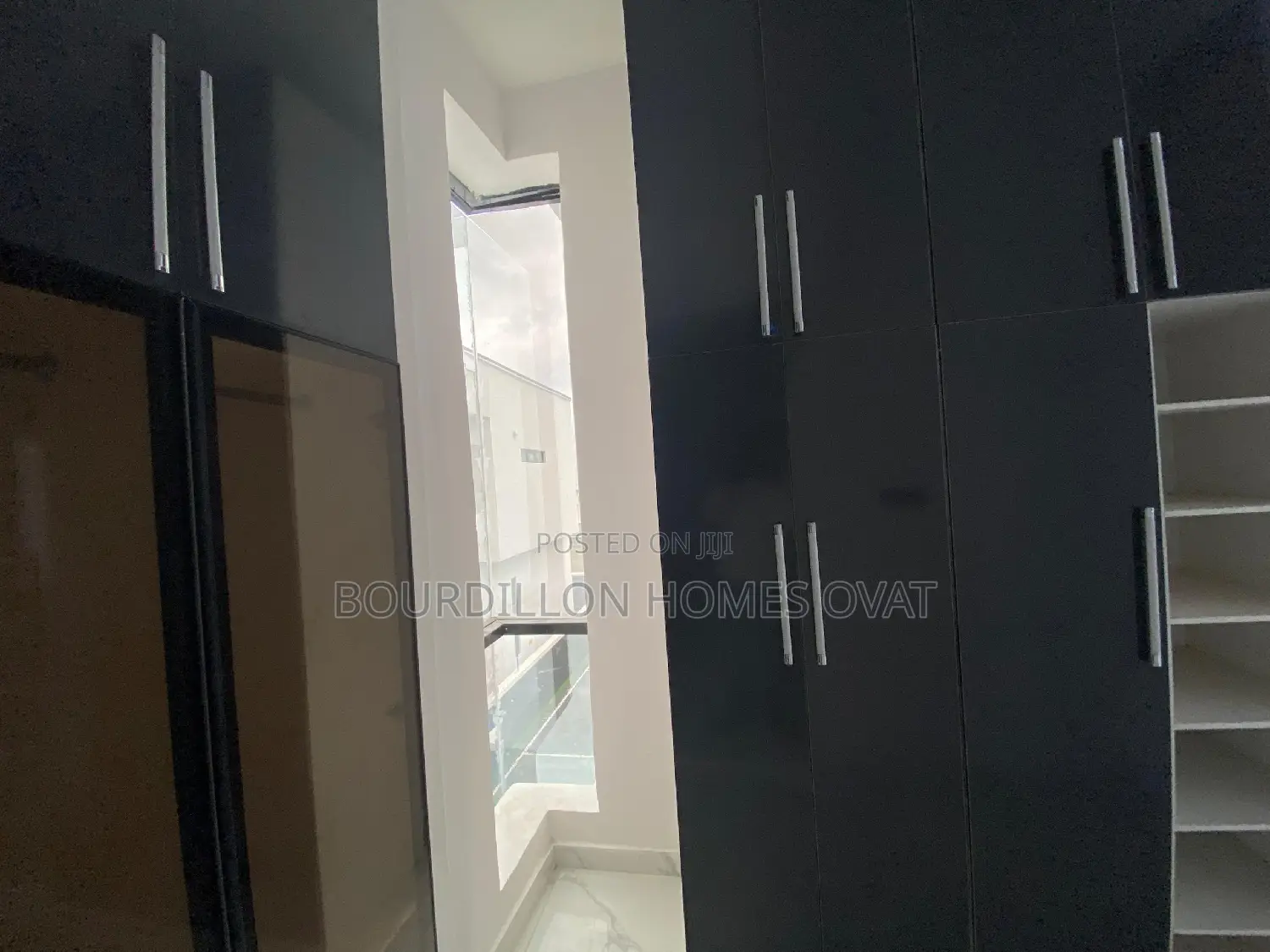 4bdrm Duplex in Ikota for sale in Ikota
