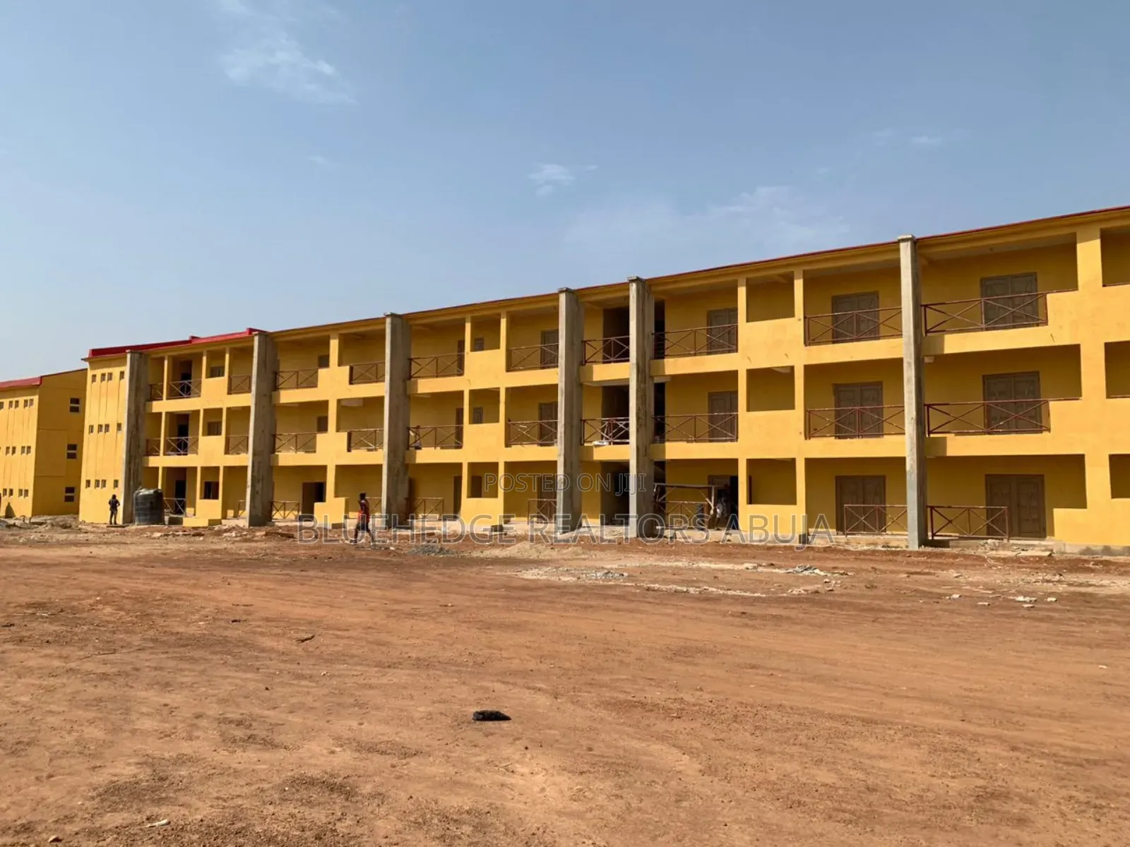 Shops And Warehouses in Apo District