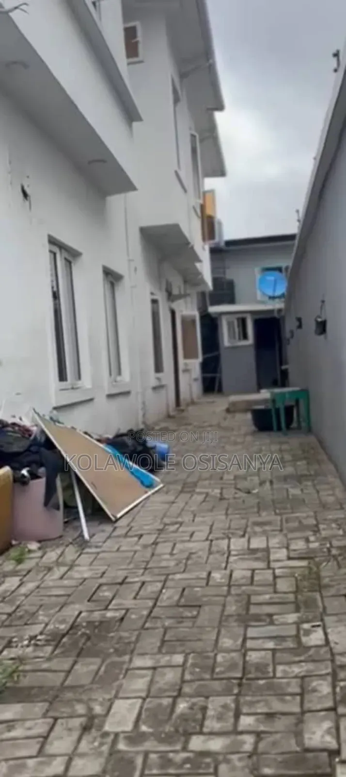4bdrm Duplex in Adelabu for sale in Adelabu