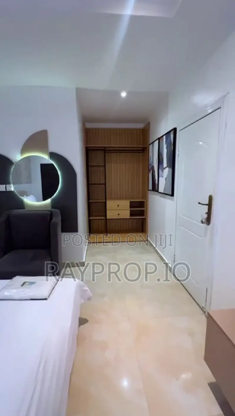 911779ug - 3 Bedroom Shortlet in Lekki Phase 1 in Lekki Phase 1