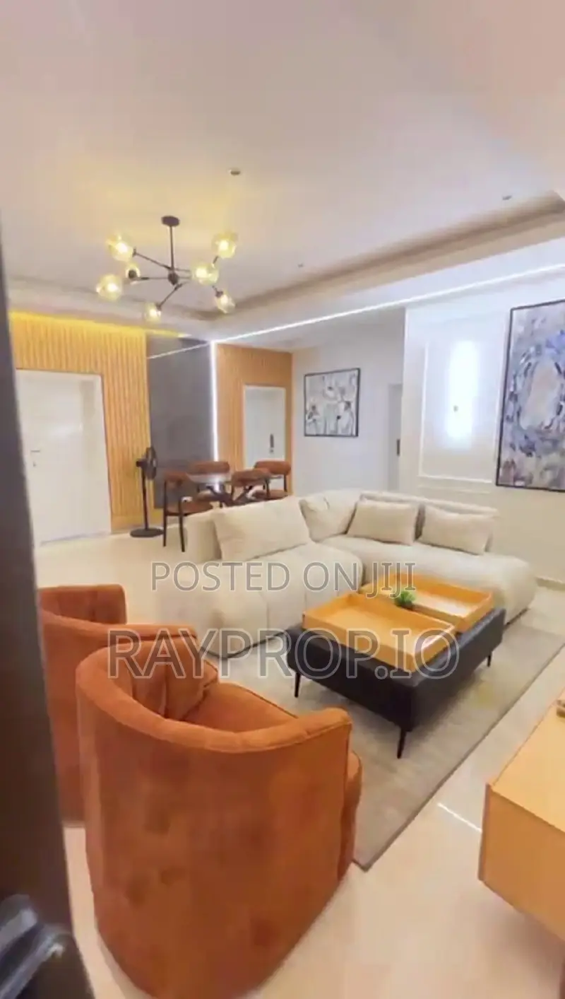 911779ug - 3 Bedroom Shortlet in Lekki Phase 1 in Lekki Phase 1