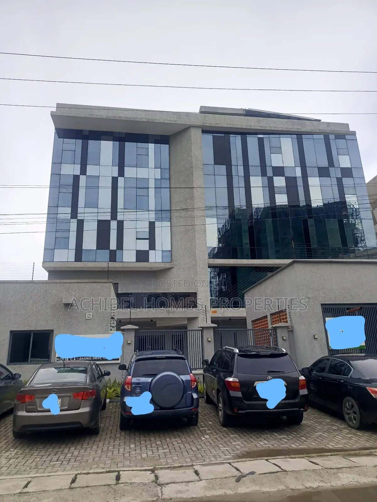 A Fully Serviced 600 Square Meter Office Space in Lekki Phase 1 to Let in Lekki Phase 1