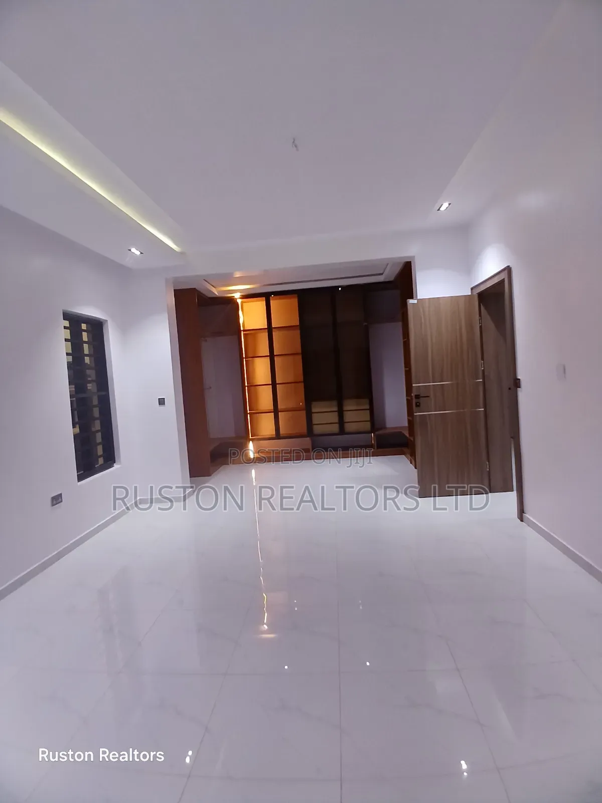 5bdrm Duplex in Akobo for sale in Akobo