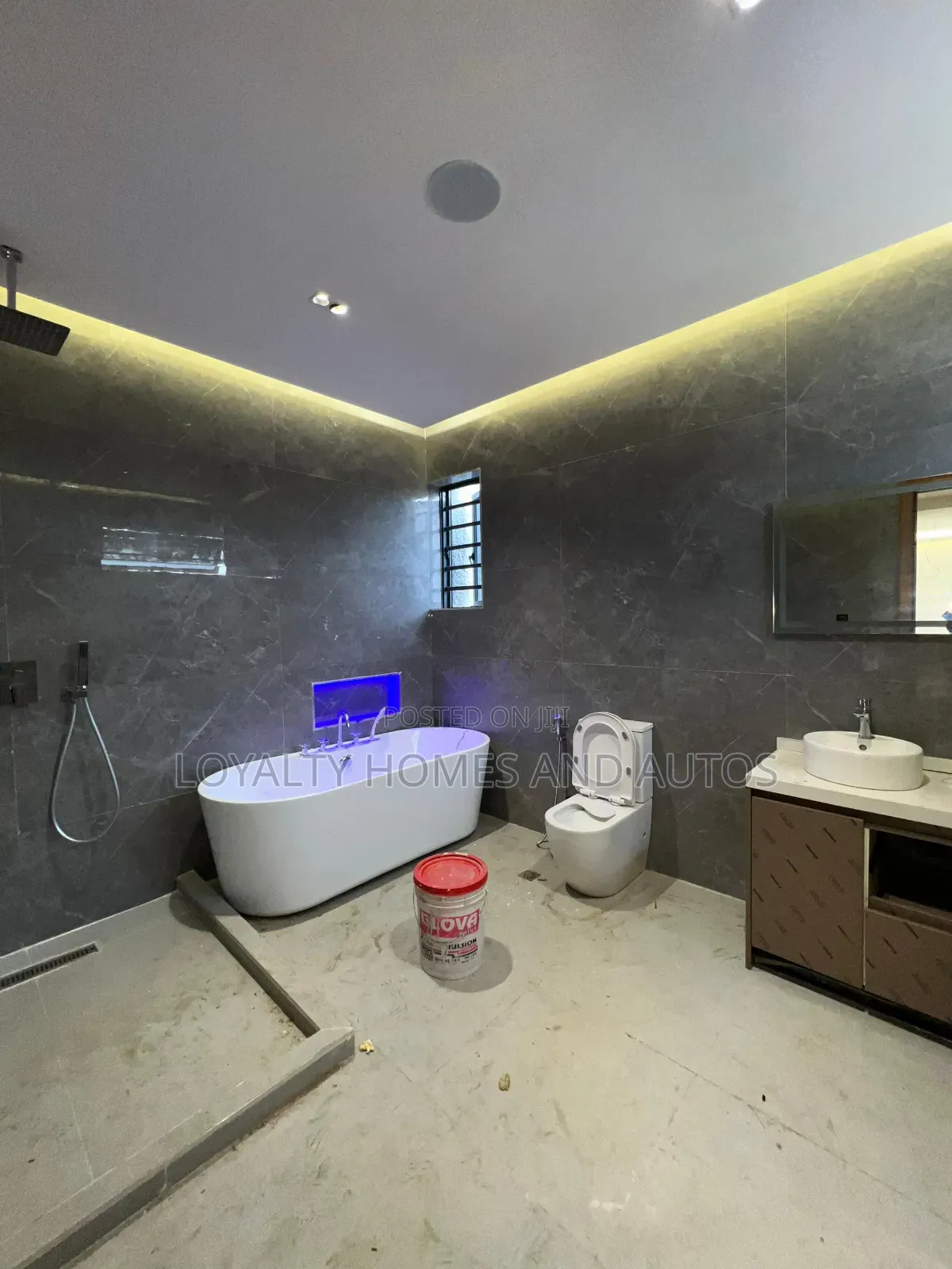 5bdrm Duplex in Adeniyi Jones Ikeja for sale in Adeniyi Jones