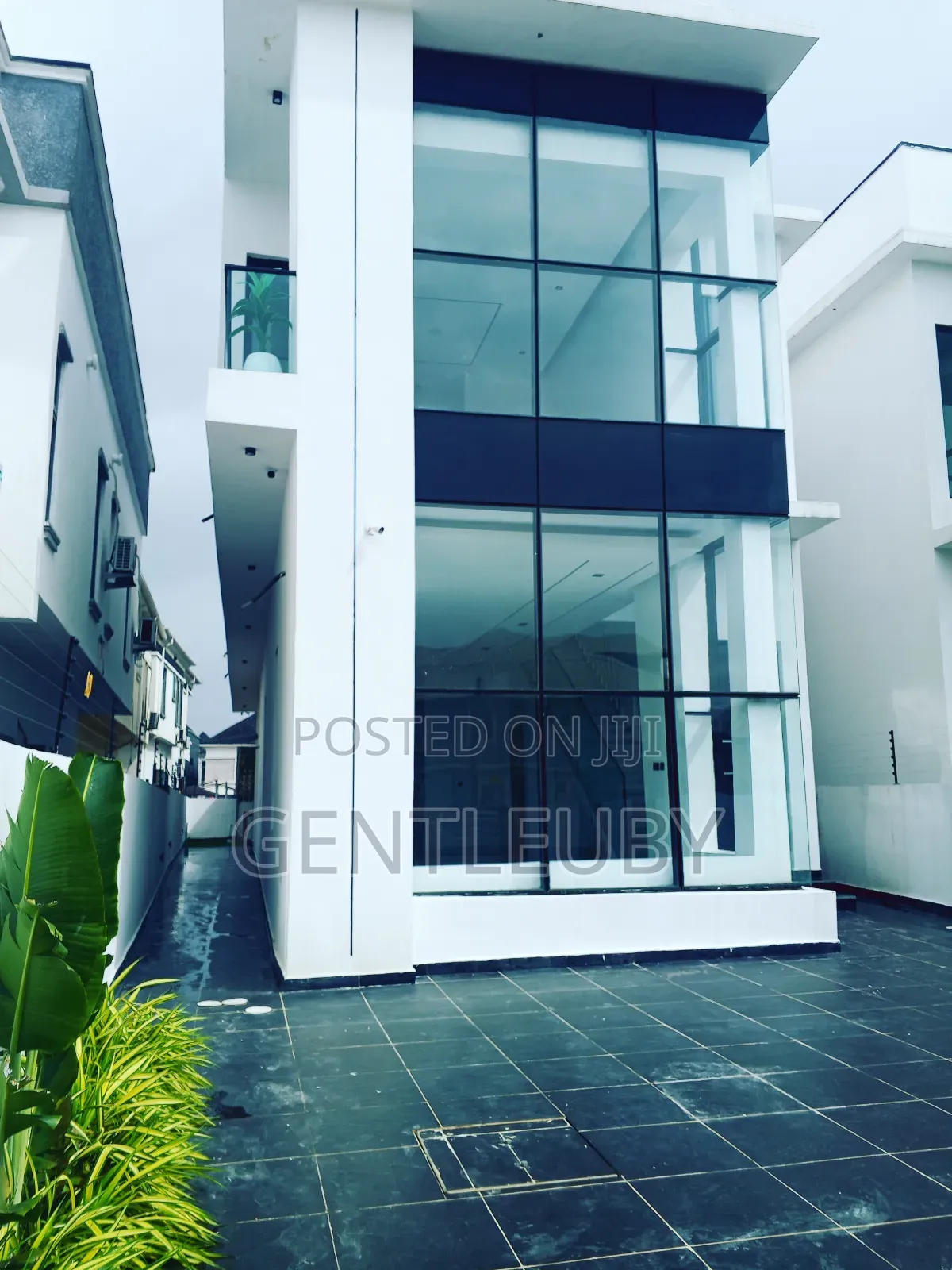 5bdrm Duplex in Ikota Villa, Lekki Phase 2 for sale in Lekki Phase 2