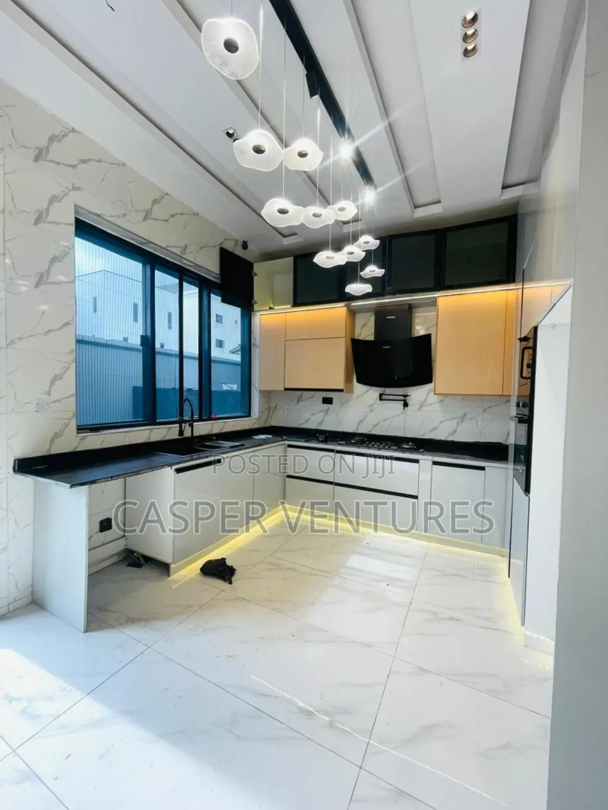 4bdrm Townhouse/Terrace in Adebayo, Lekki Phase 1 for sale in Lekki Phase 1