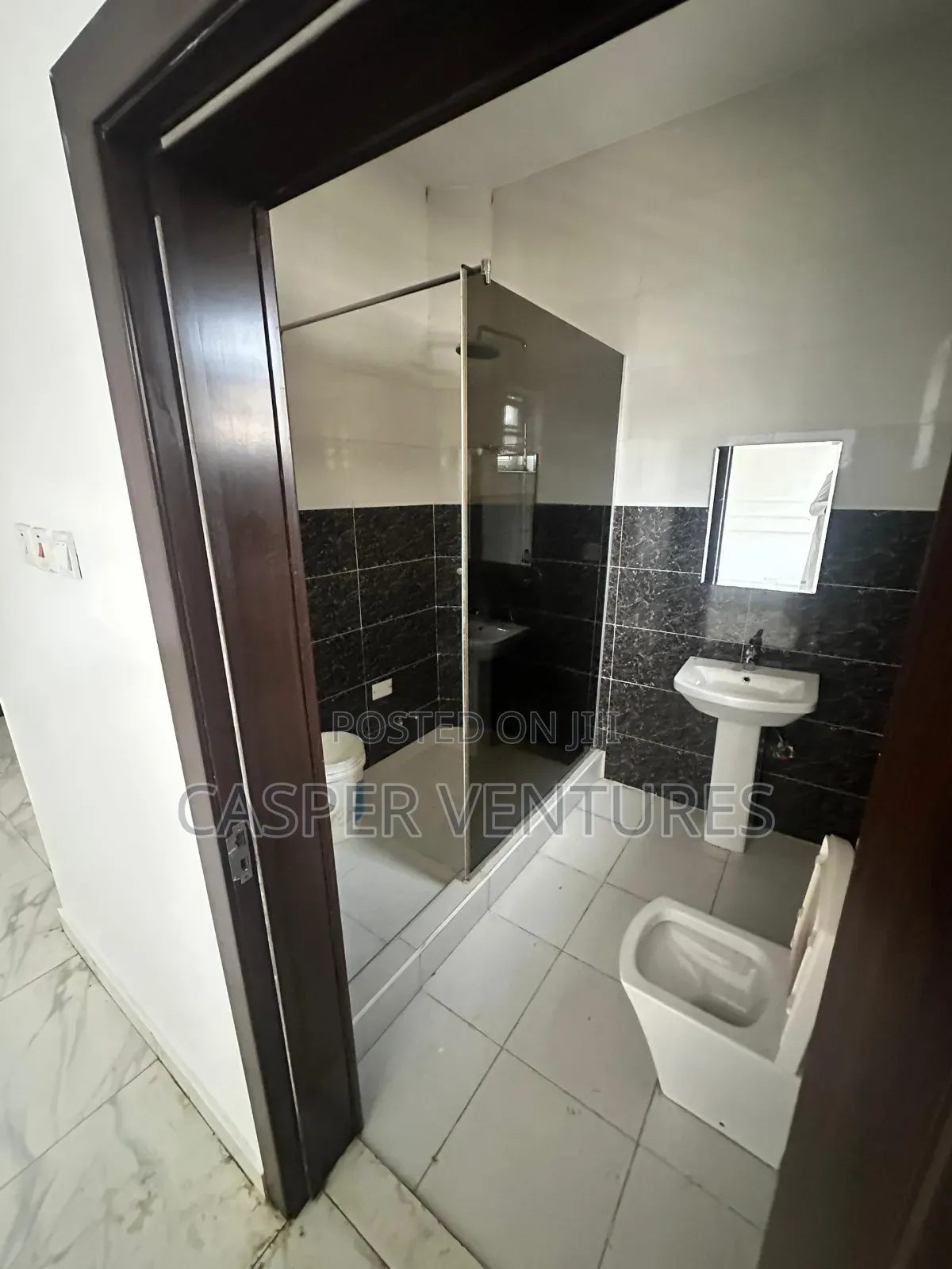 4bdrm Duplex in Fairview, Lekki Phase 2 for rent in Lekki Phase 2
