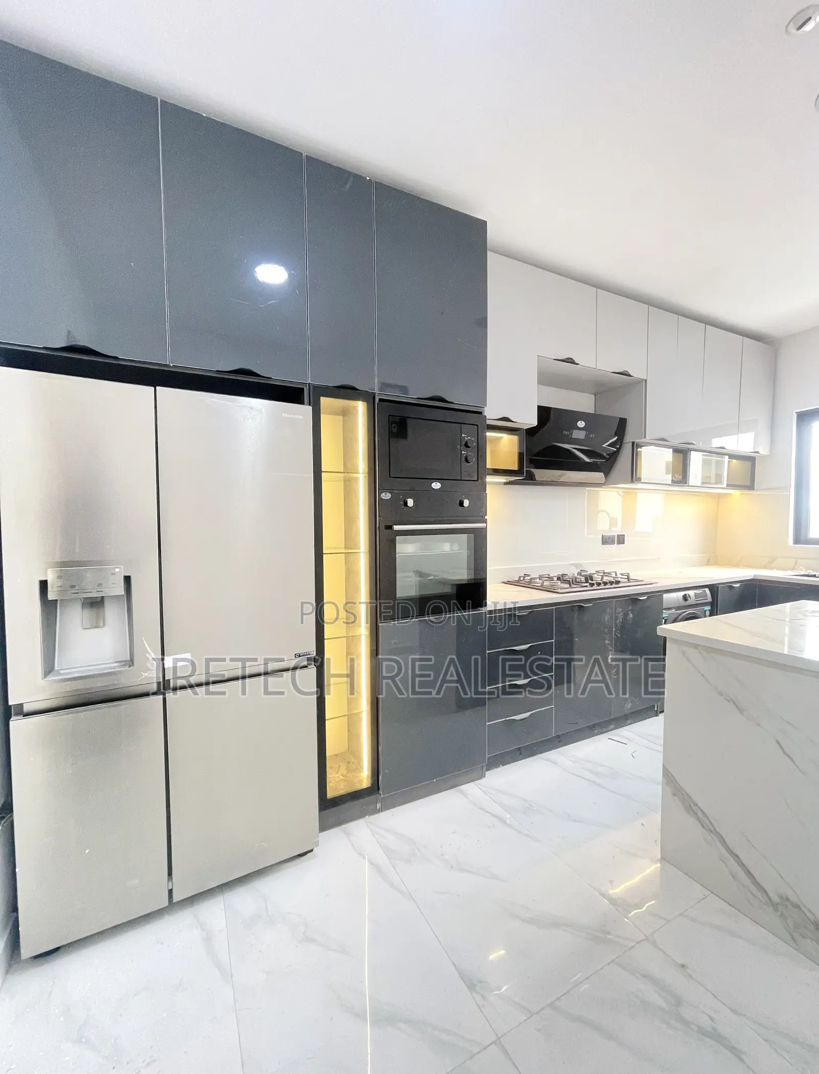 2bdrm Apartment in Lekki Phase 1 for sale in Lekki