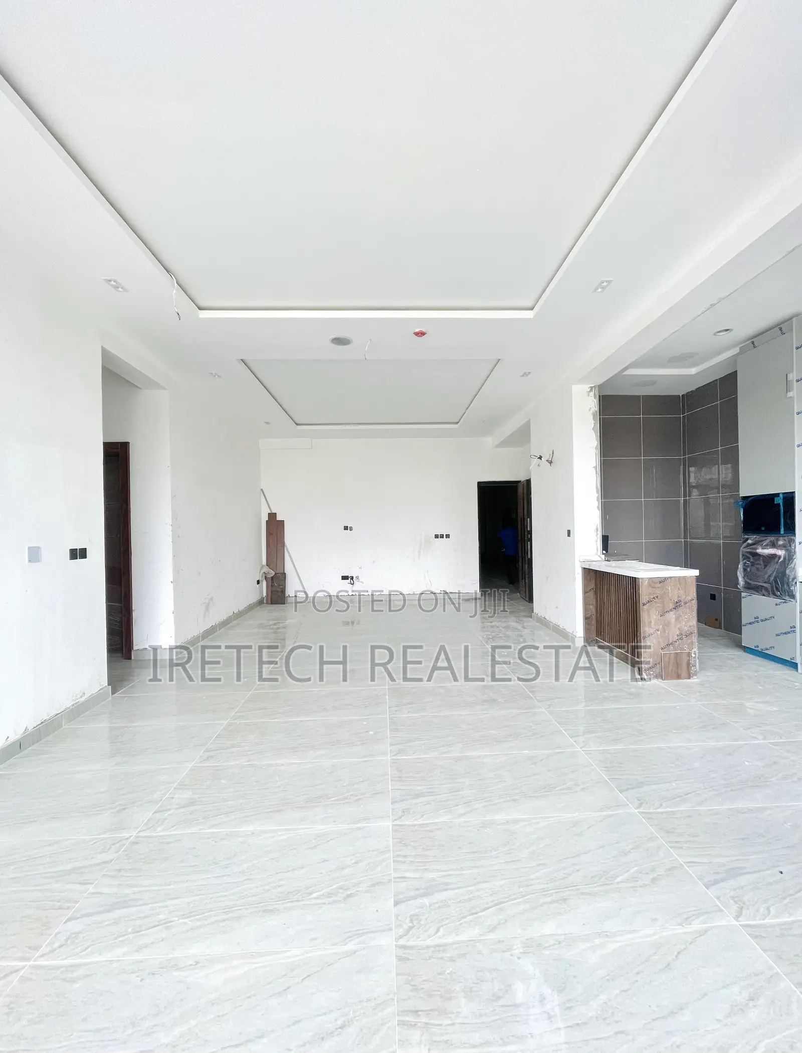 2bdrm Apartment in Lekki Phase 1 Proper for sale in Lekki