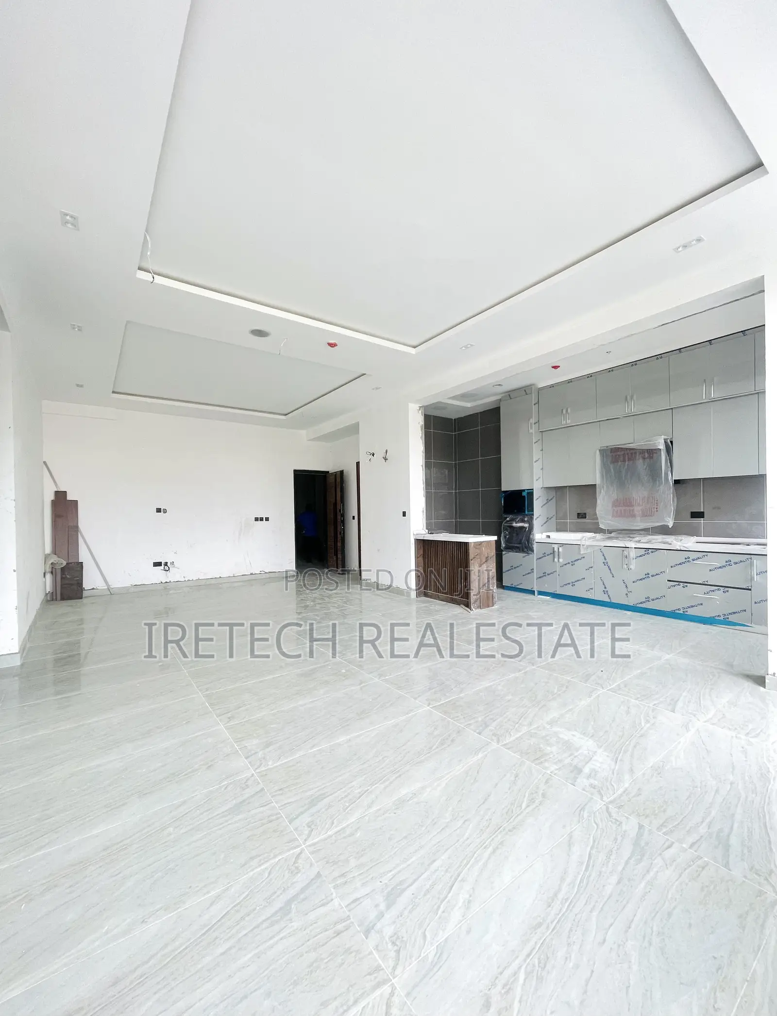 2bdrm Apartment in Lekki Phase 1 Proper for sale in Lekki