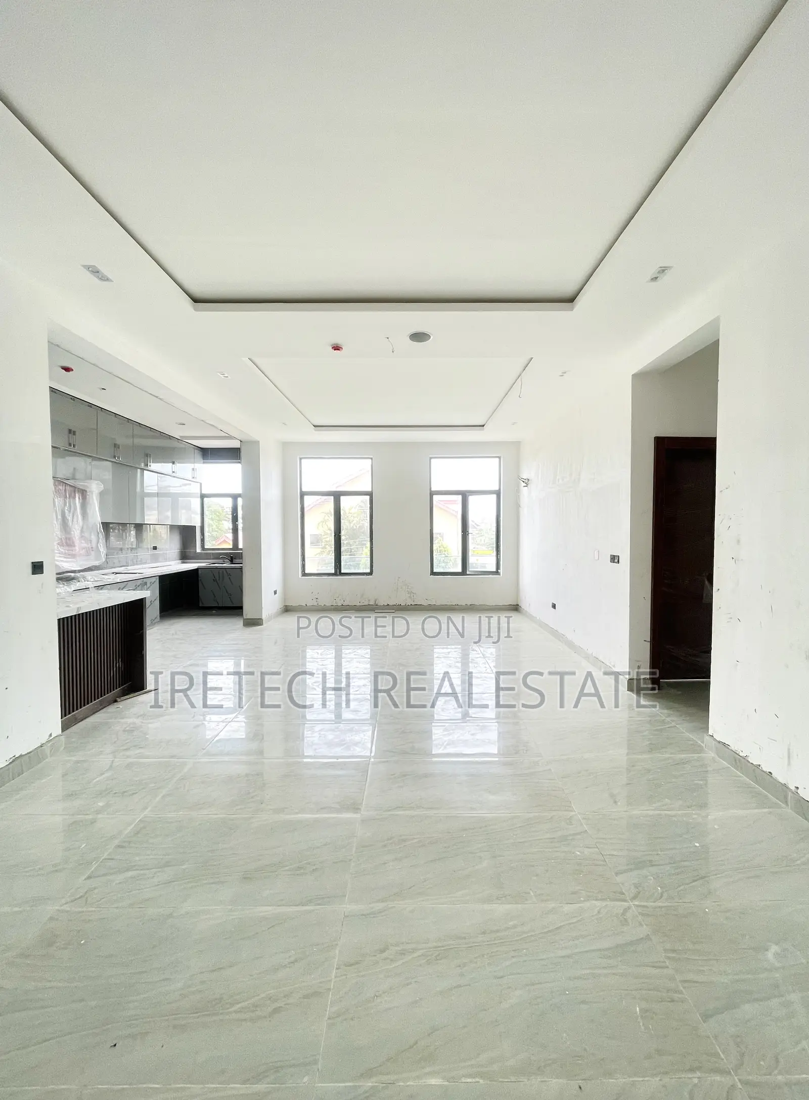 2bdrm Apartment in Lekki Phase 1 Proper for sale in Lekki