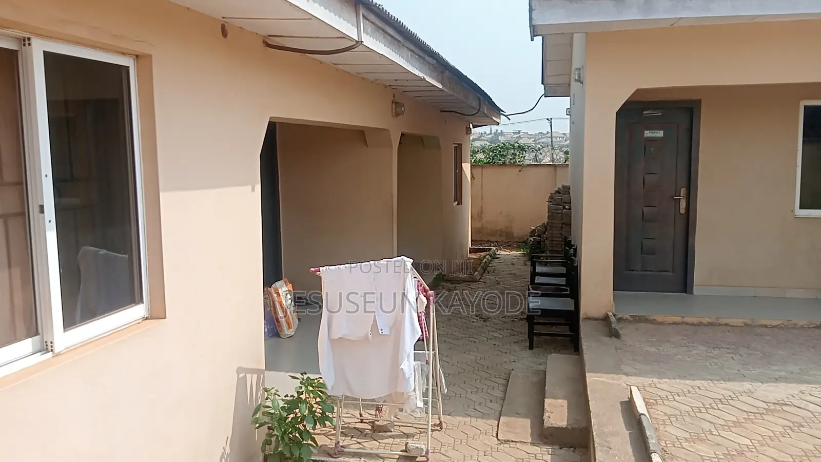 7bdrm Block of Flats in Off Gbaga Road, Ijede / Ikorodu for sale in Ijede / Ikorodu