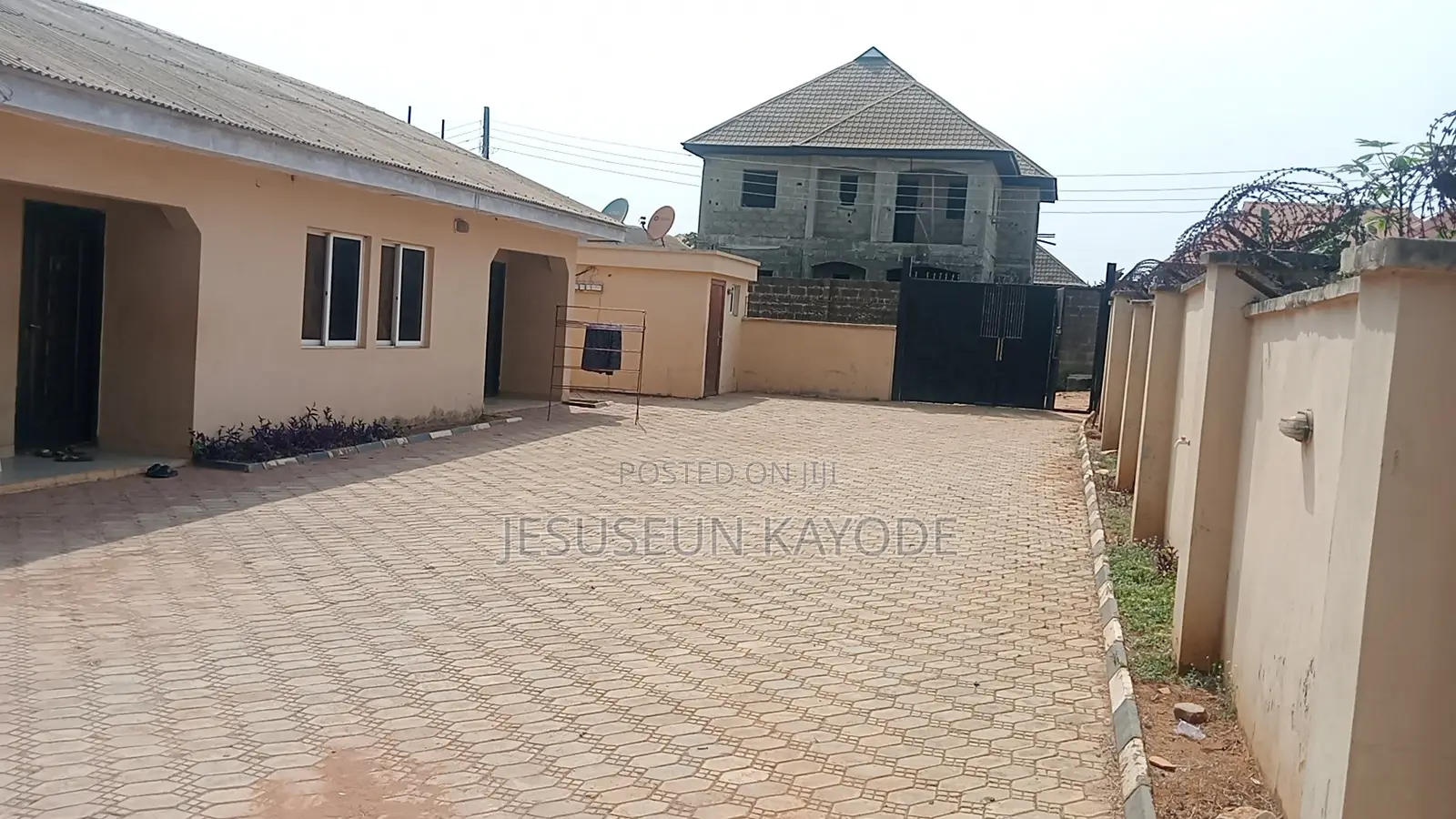 7bdrm Block of Flats in Off Gbaga Road, Ijede / Ikorodu for sale in Ijede / Ikorodu