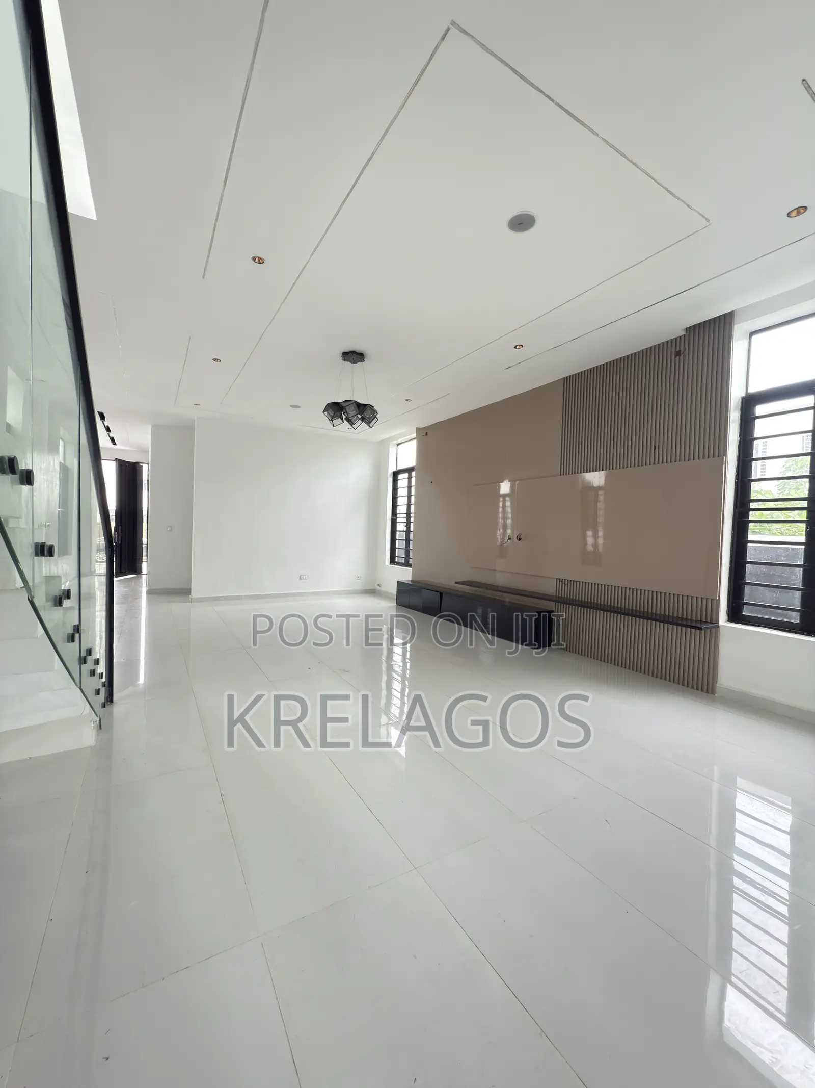 5bdrm Duplex in Orchid, Chevron for sale in Chevron