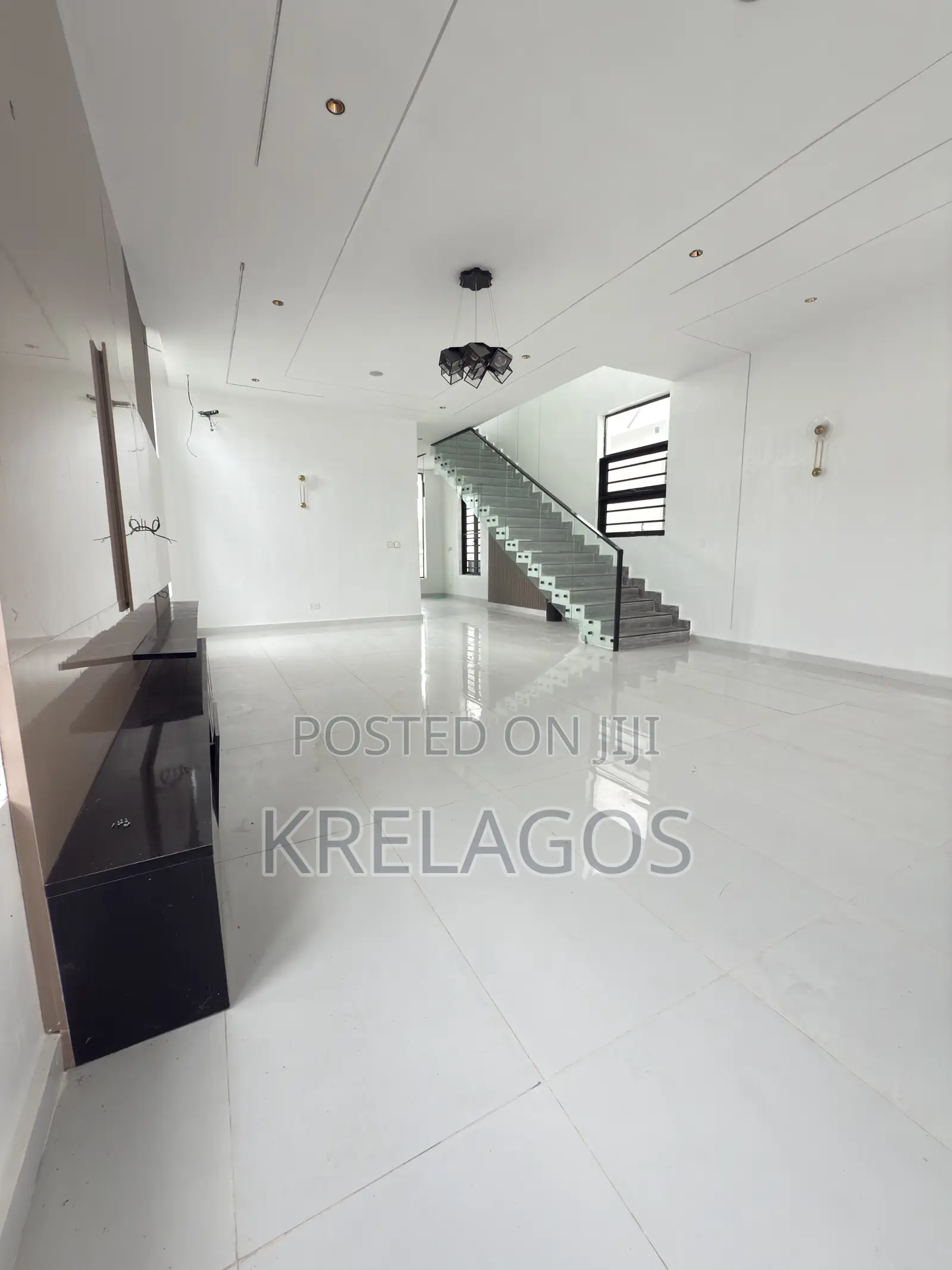 5bdrm Duplex in Orchid, Chevron for sale in Chevron