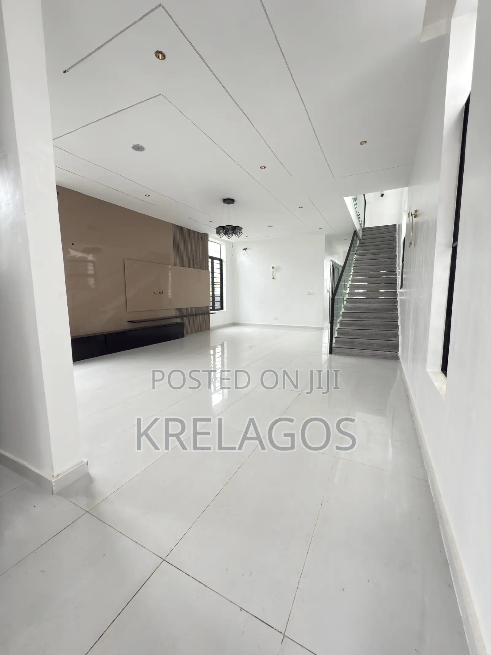5bdrm Duplex in Orchid, Chevron for sale in Chevron