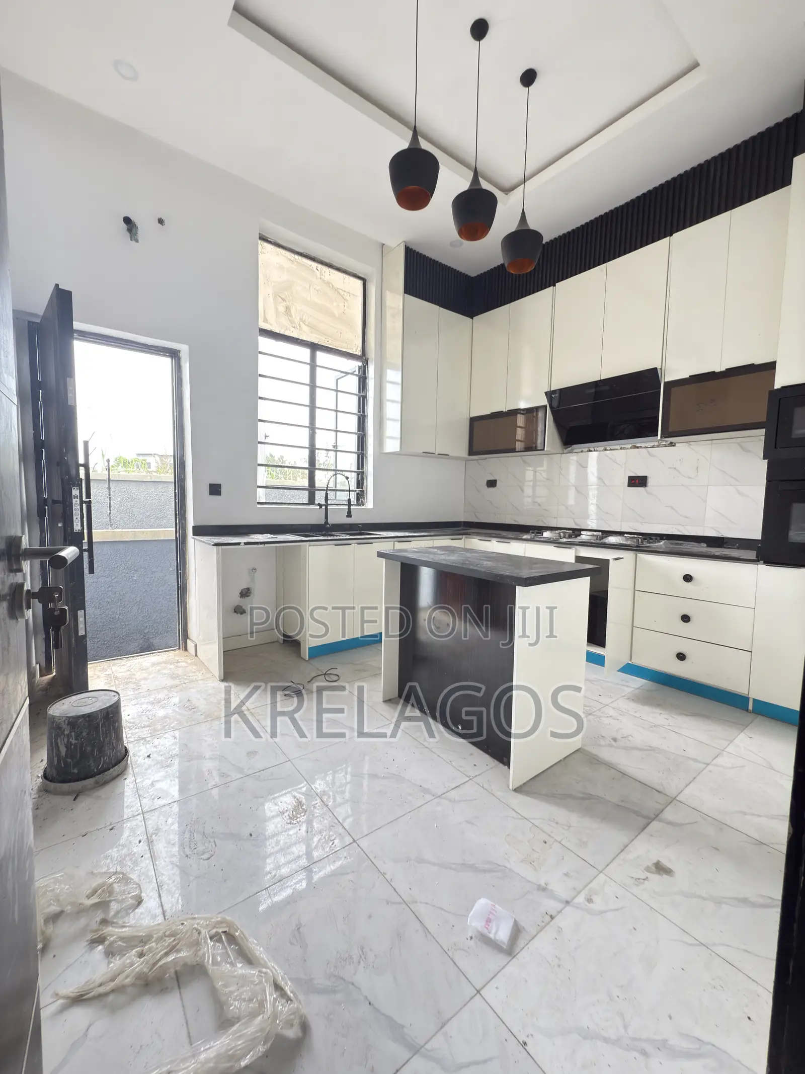 4bdrm Duplex in Orchid, Chevron for sale in Chevron