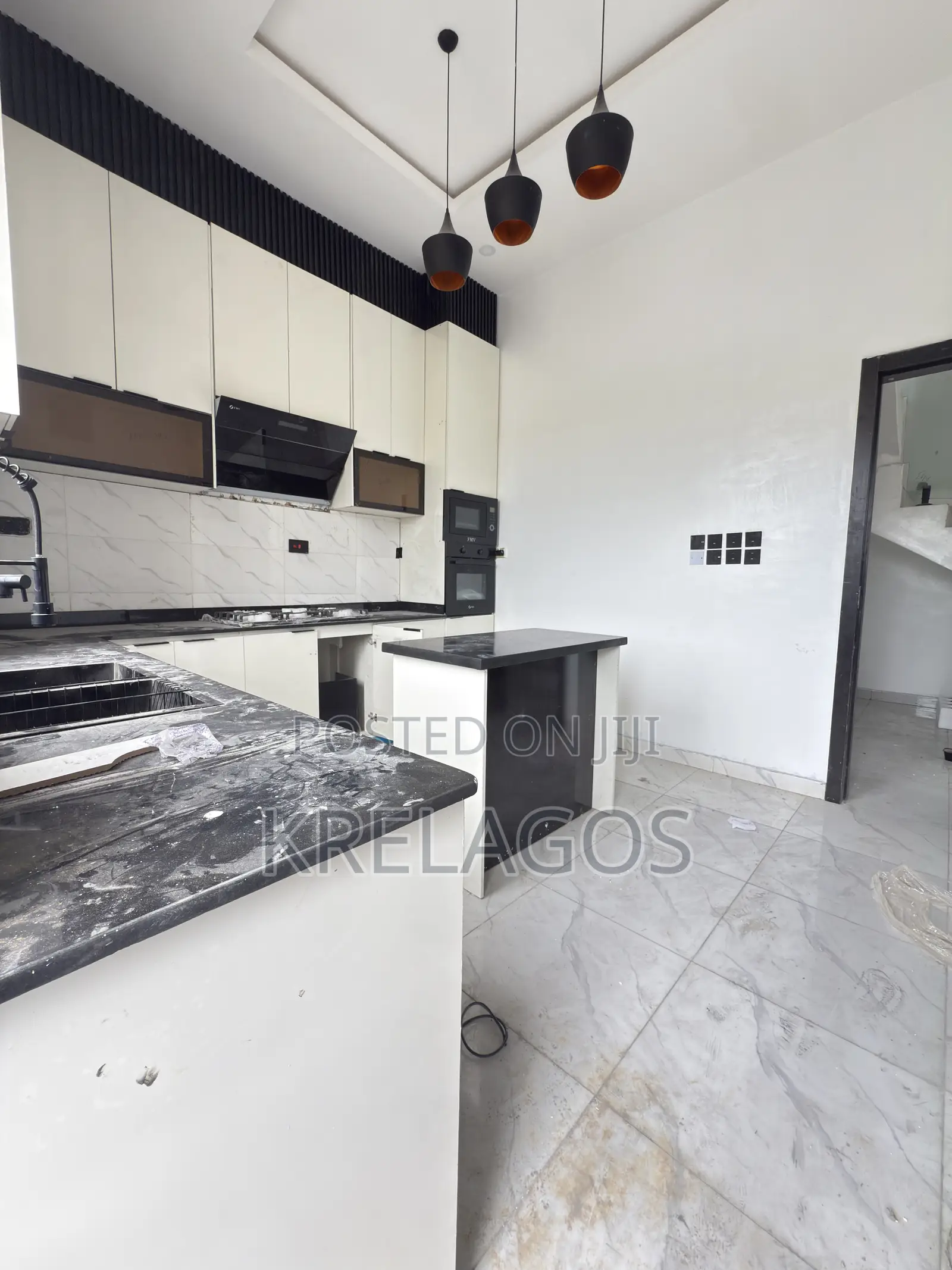 4bdrm Duplex in Orchid, Chevron for sale in Chevron