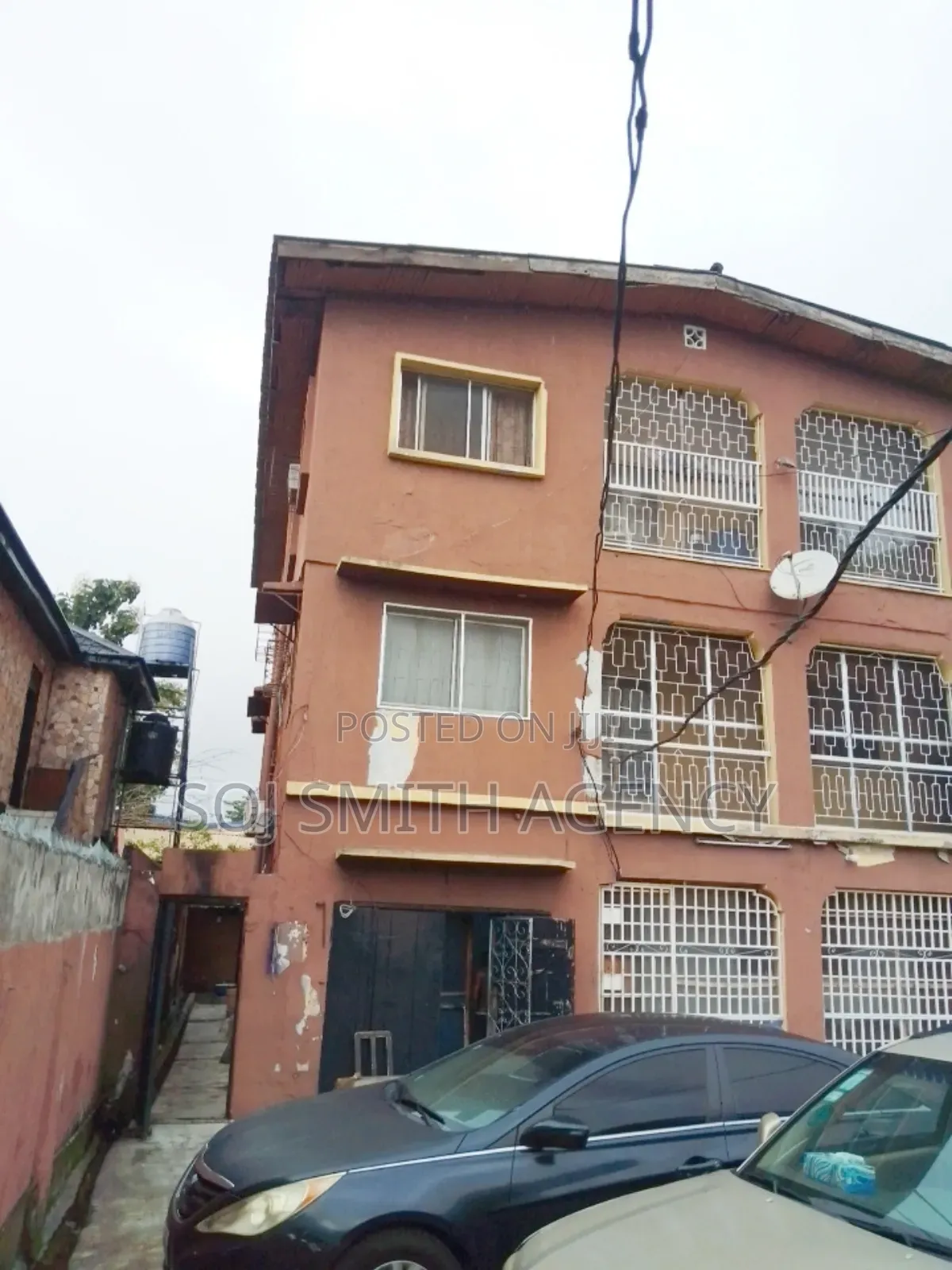 3bdrm Block of Flats in Ojuelegba for sale in Ojuelegba