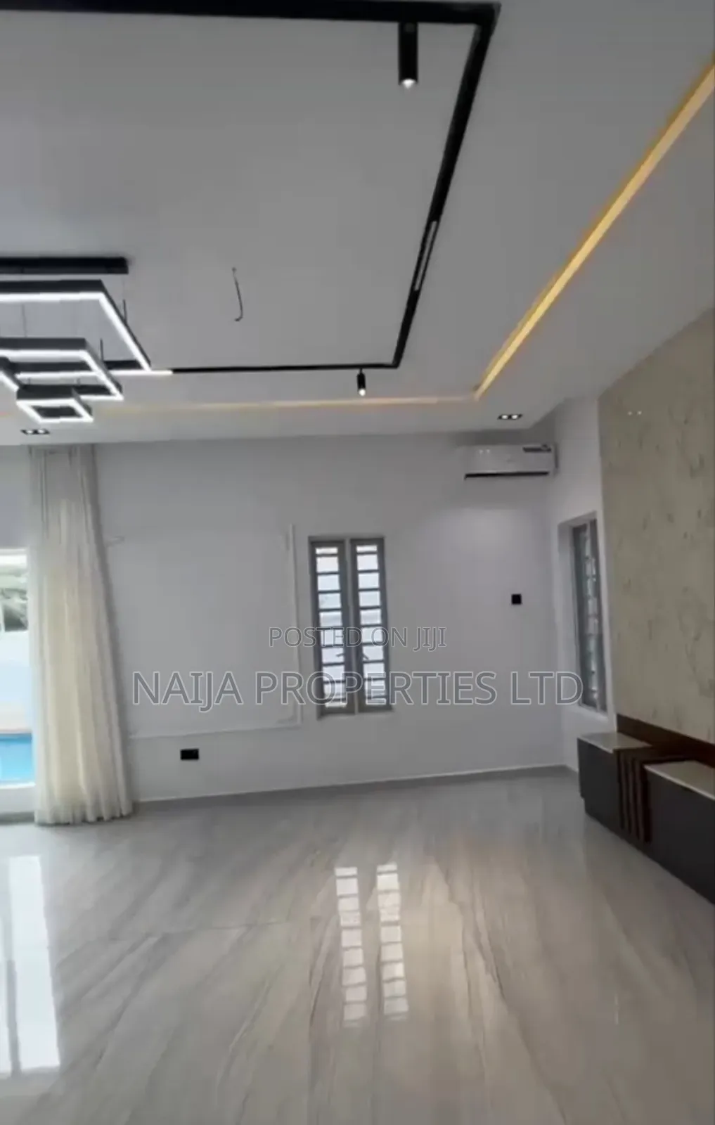 5bdrm Duplex in Osapa London, Lekki for sale in Lekki