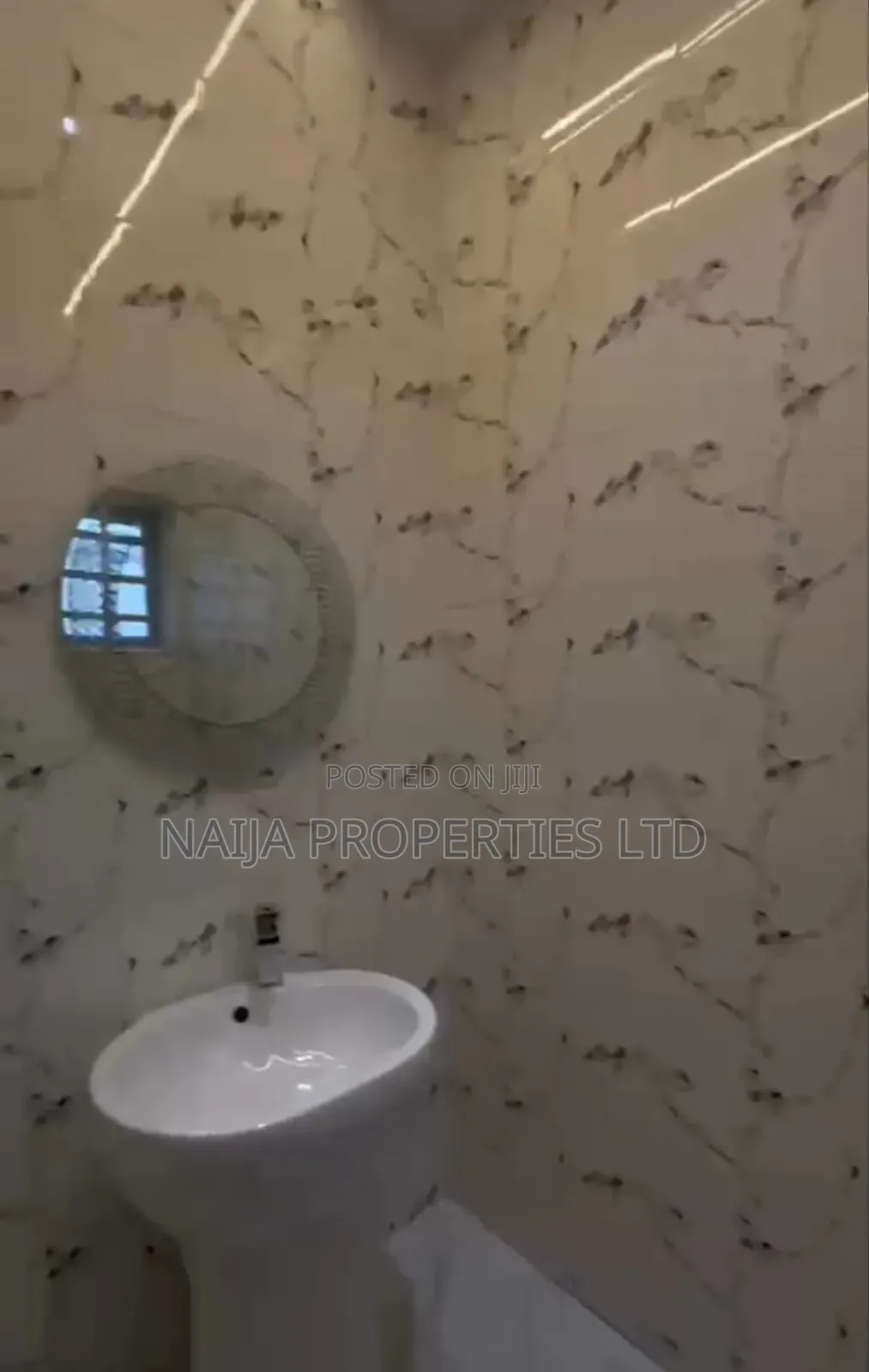 5bdrm Duplex in Osapa London, Lekki for sale in Lekki