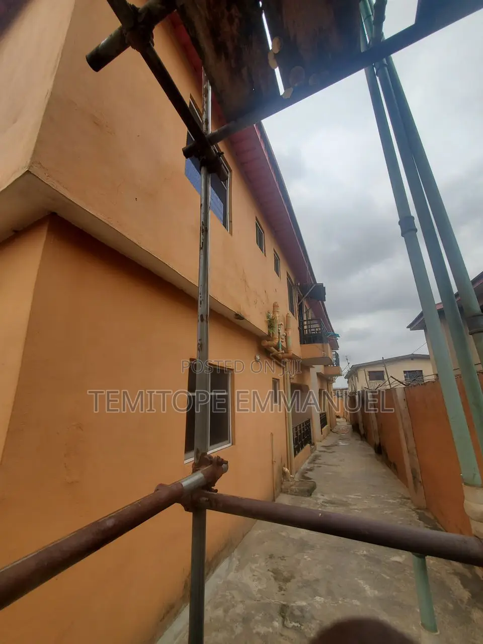 Furnished 8bdrm House in Alakuko Lagos for sale in Alakuko