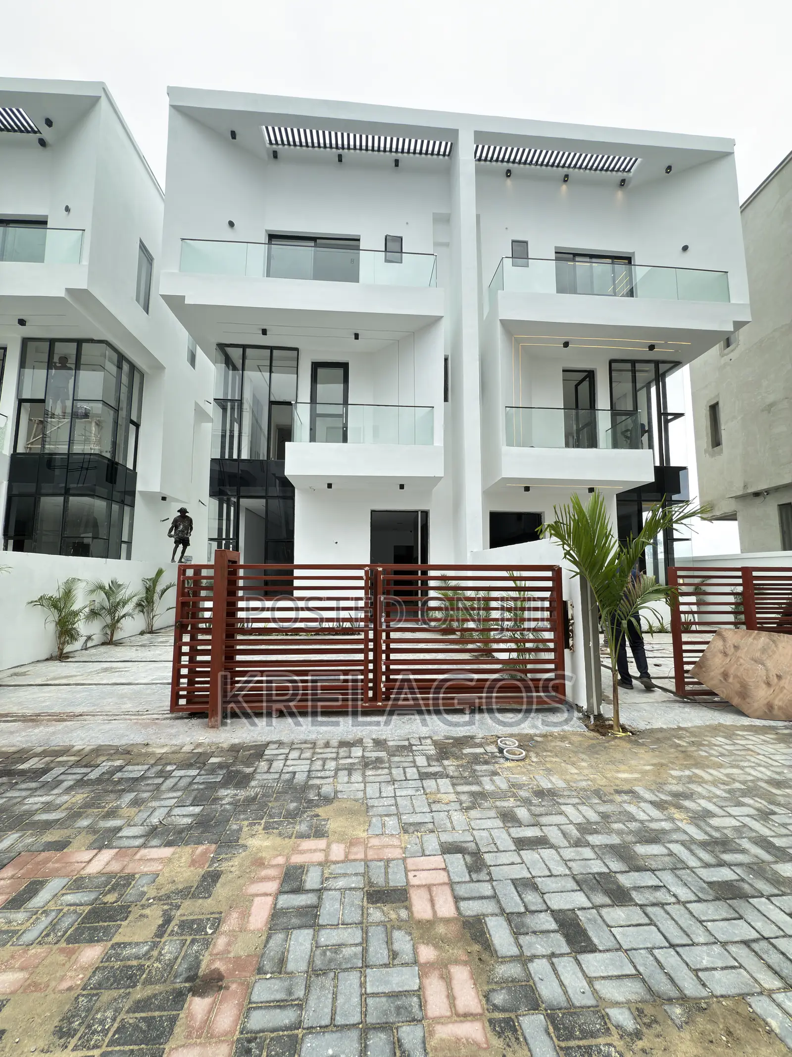 4bdrm Duplex in Orchid, Chevron for sale in Chevron