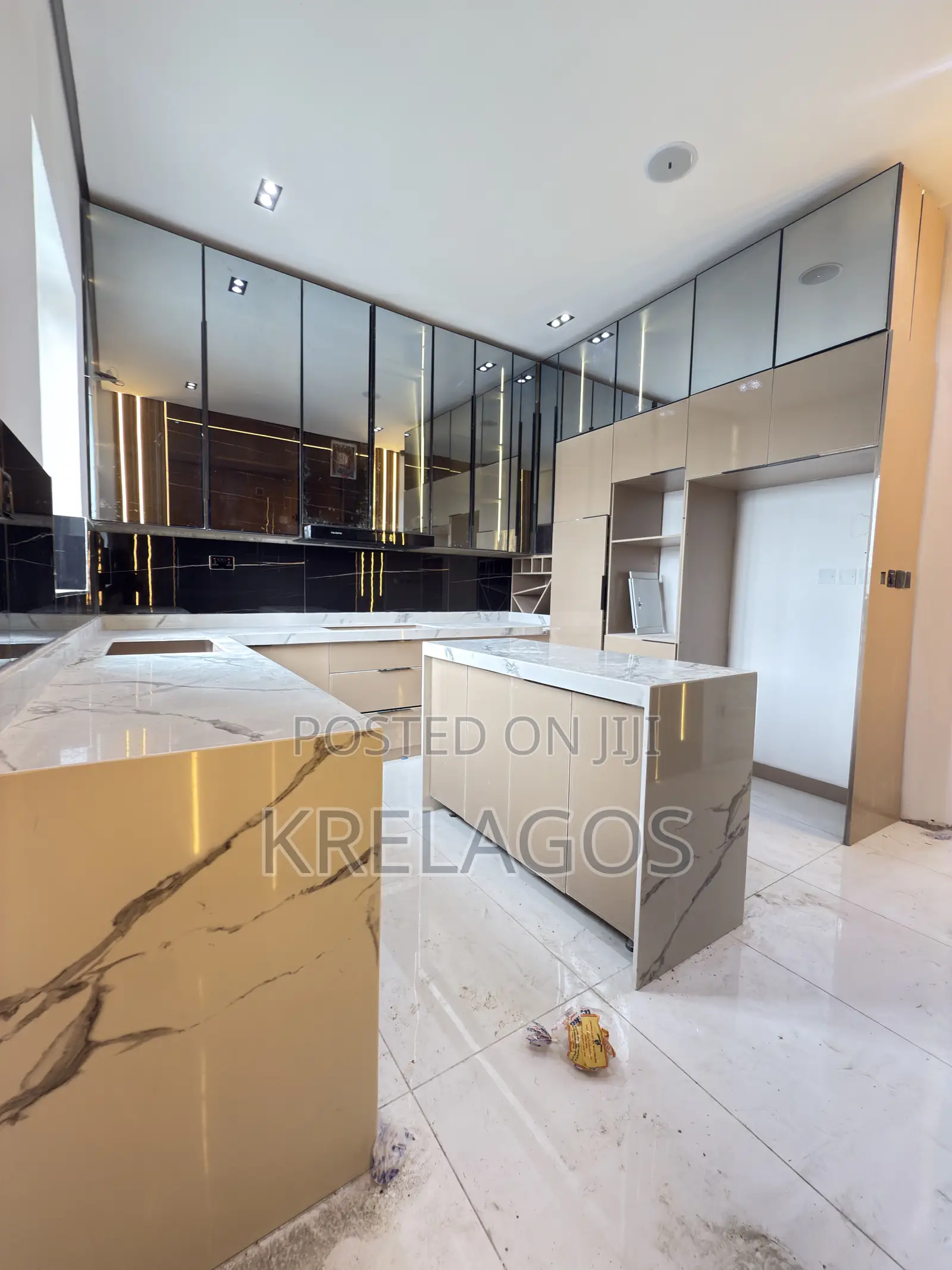 4bdrm Duplex in Orchid, Chevron for sale in Chevron