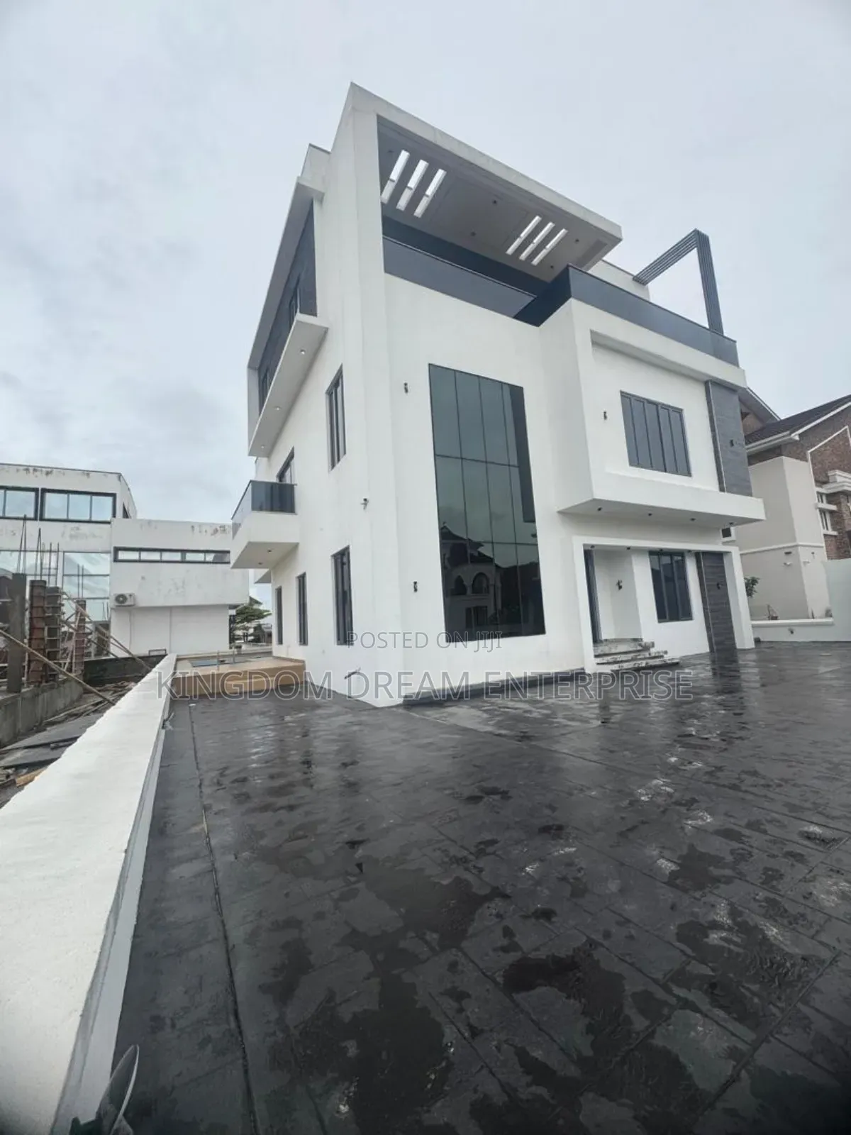 Furnished 7bdrm Duplex in Pinockbeach Estate, Jakande for sale in Jakande