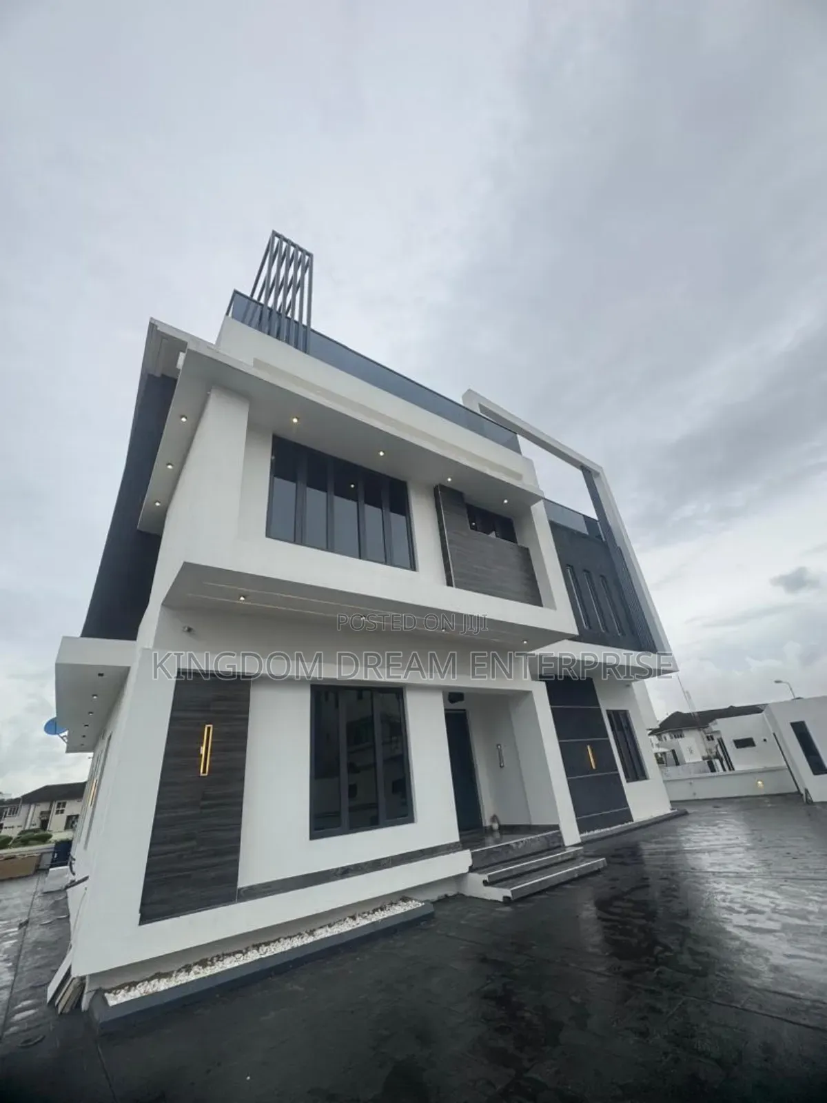Furnished 7bdrm Duplex in Pinockbeach Estate, Jakande for sale in Jakande