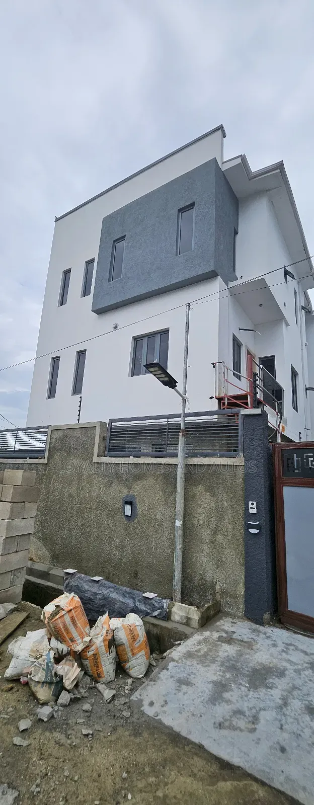 4bdrm Duplex in Adeniyi Jones Ikeja for sale in Adeniyi Jones