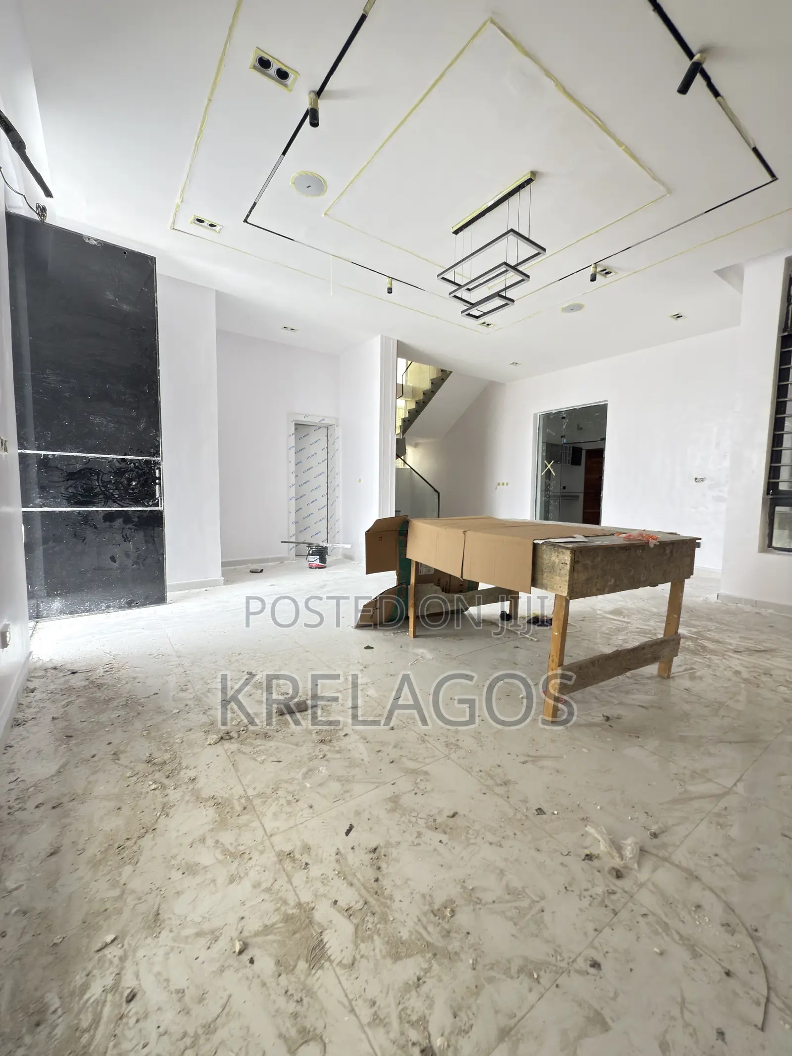 5bdrm Duplex in Chevron Toll Gate for sale in Chevron