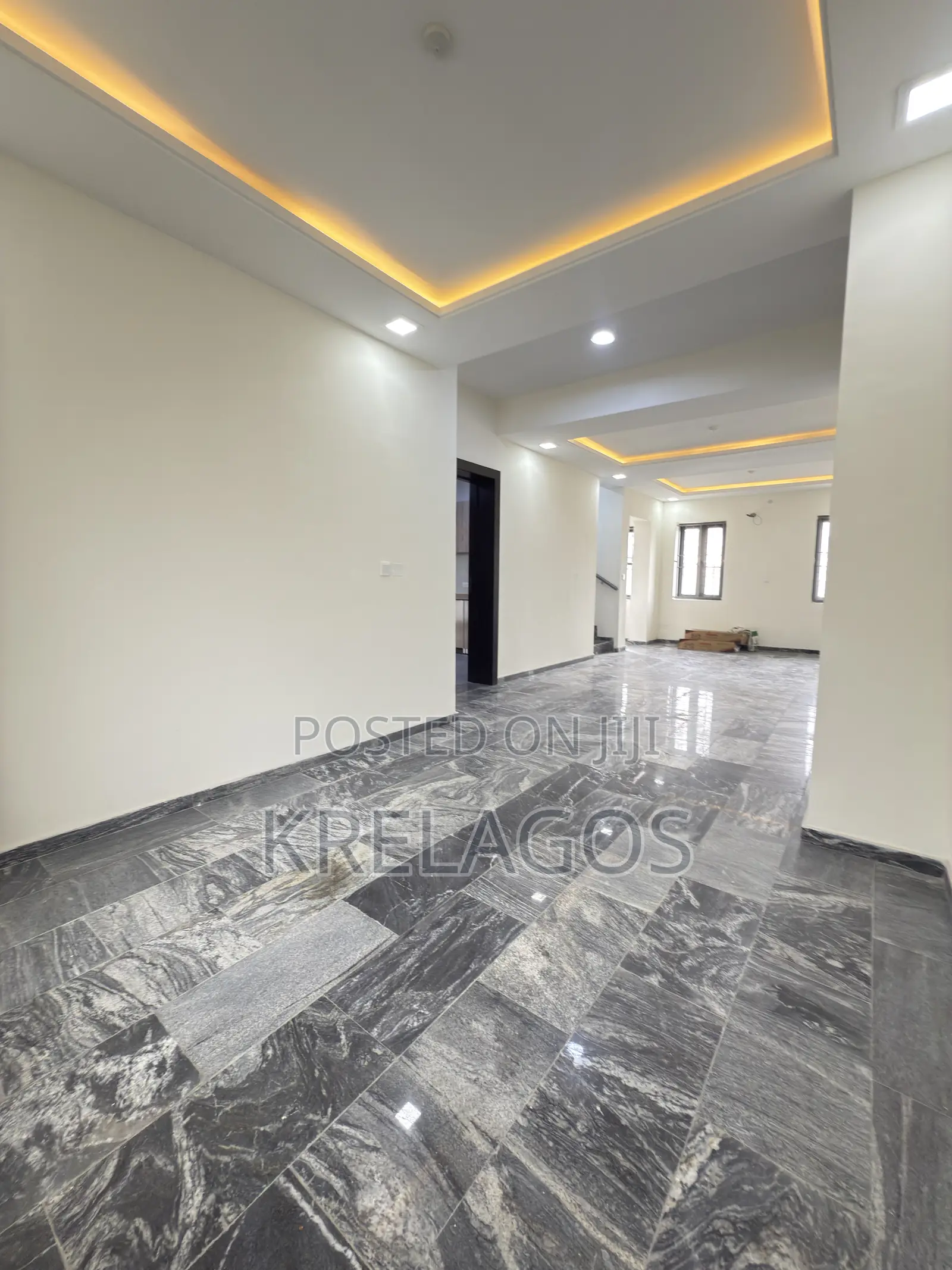 4bdrm Duplex in Chevron Toll Gate for sale in Chevron