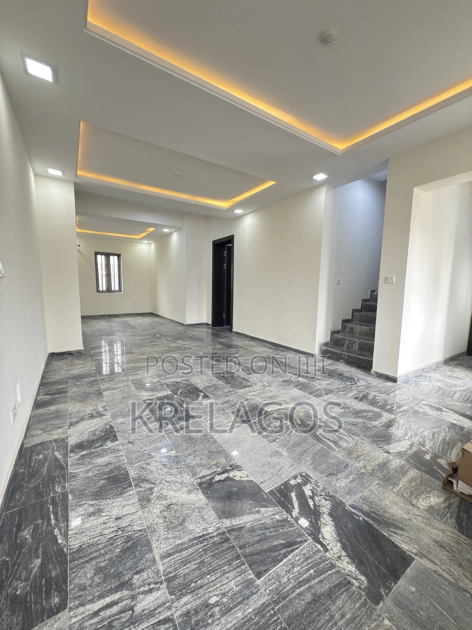 4bdrm Duplex in Chevron Toll Gate for sale in Chevron
