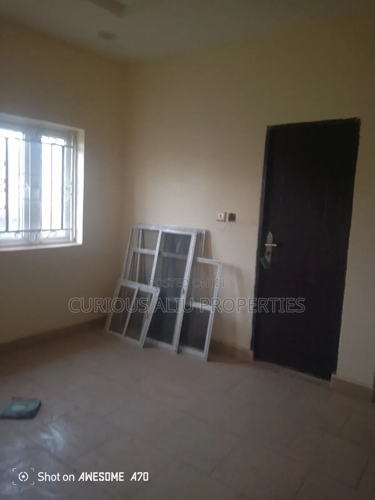 3bdrm Block of Flats in Block Of Flat, Life Camp for sale in Life Camp