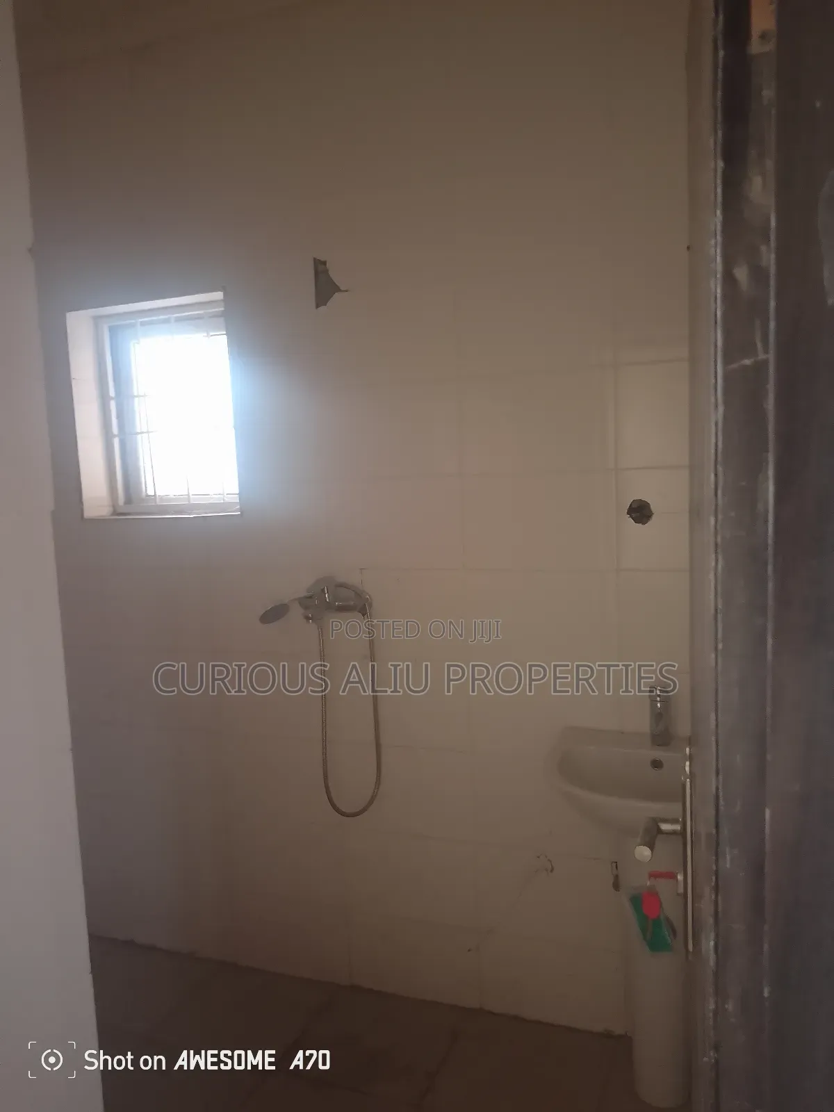 3bdrm Block of Flats in Block Of Flat, Life Camp for sale in Life Camp