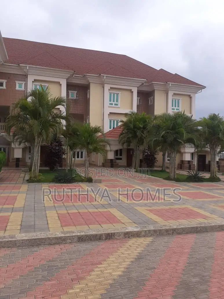 35 Bedroom Luxury Hotel in Guzape in Guzape District